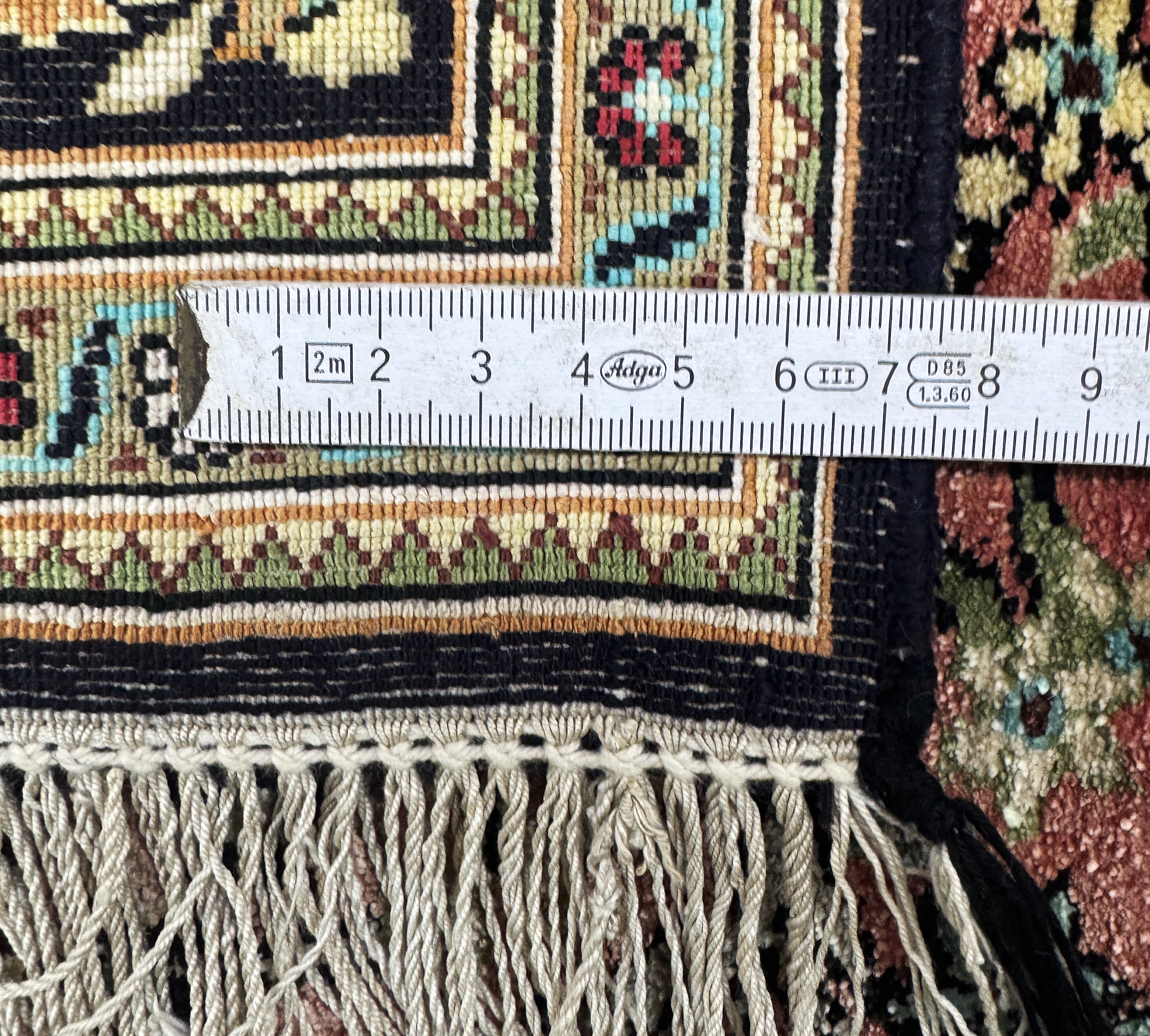 Detail f: Ghom Seide, Persien, Mitte 20.Jhd, reine Naturseide, ca. 165 x 107 cm, EHZ: 1-2
