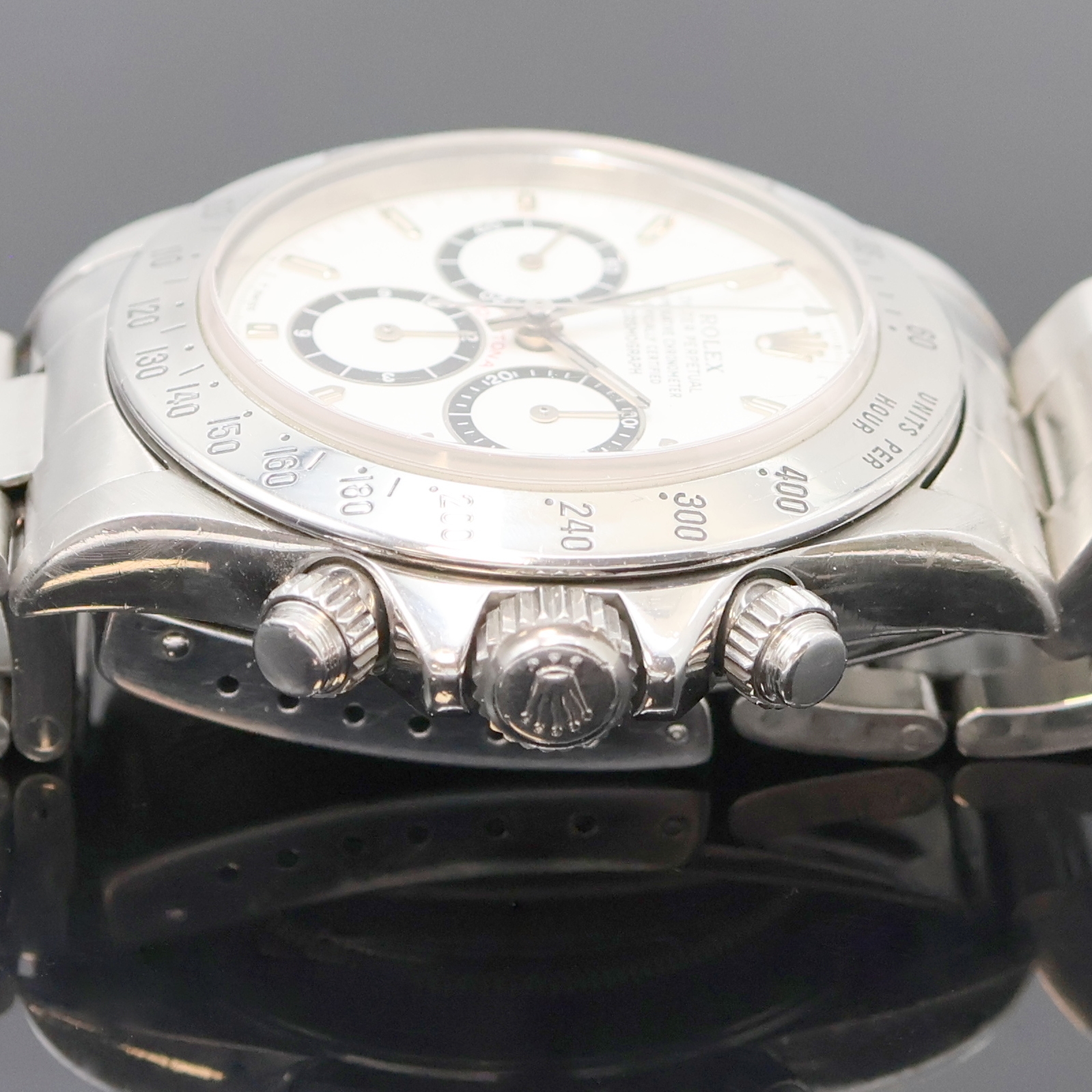 Detail d: ROLEX Herrenarmbanduhr Oyster Perpetual Cosmograph Daytona Referenz 16520, Schweiz um 1991, Automatik, Ref. 16520, N-Serie, Chronometer der ...