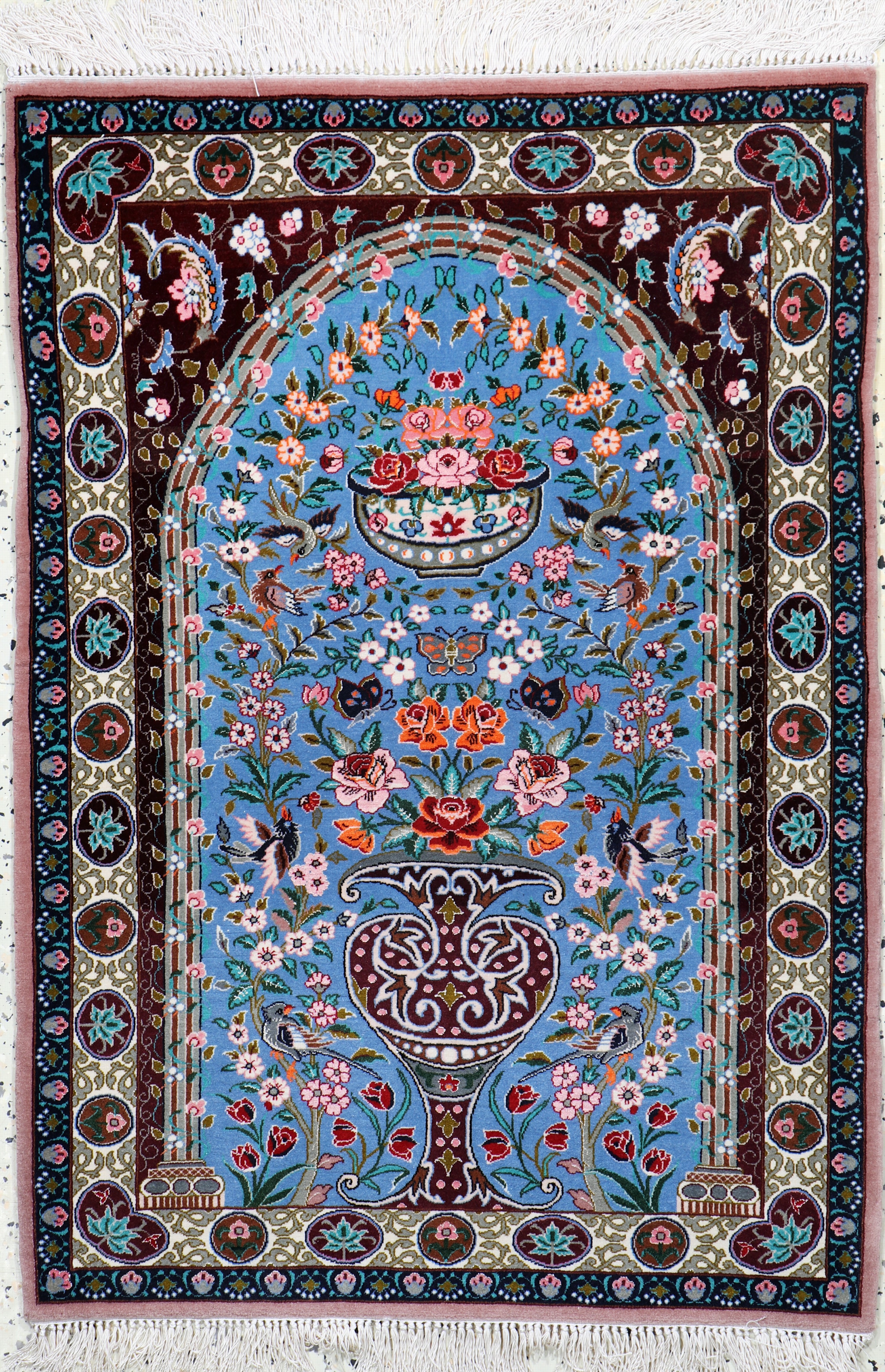 Image 27033931 - Esfahan fein, Persien, Ende 20.Jhd, Korkwolle mit und auf Seide, ca. 108 x 75 cm, EHZ: ...