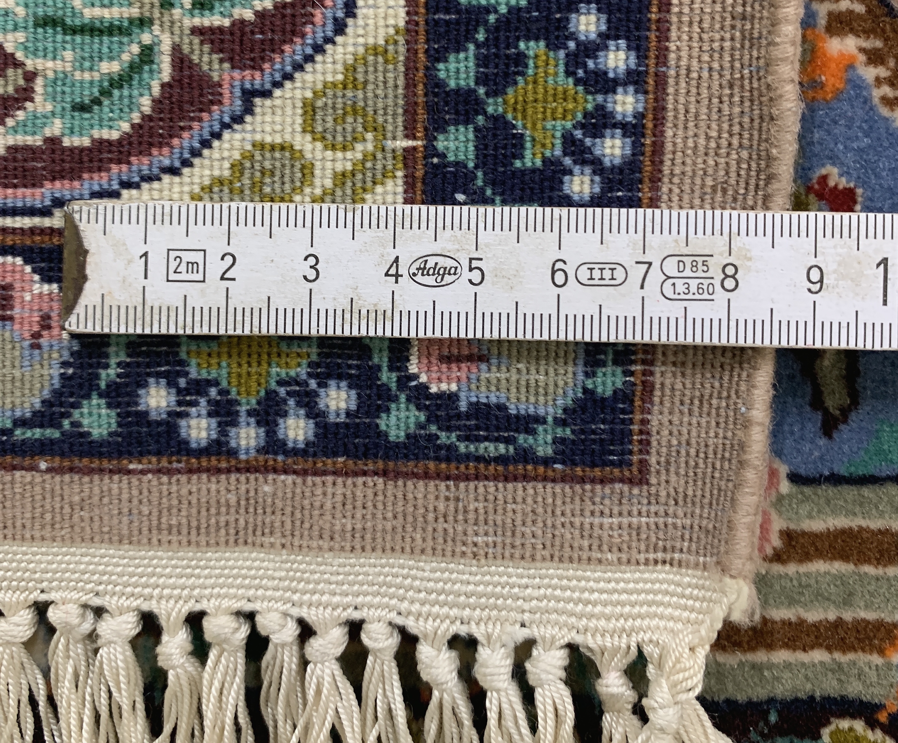 Detail d: Esfahan fein, Persien, Ende 20.Jhd, Korkwolle mit und auf Seide, ca. 108 x 75 cm, EHZ: 2