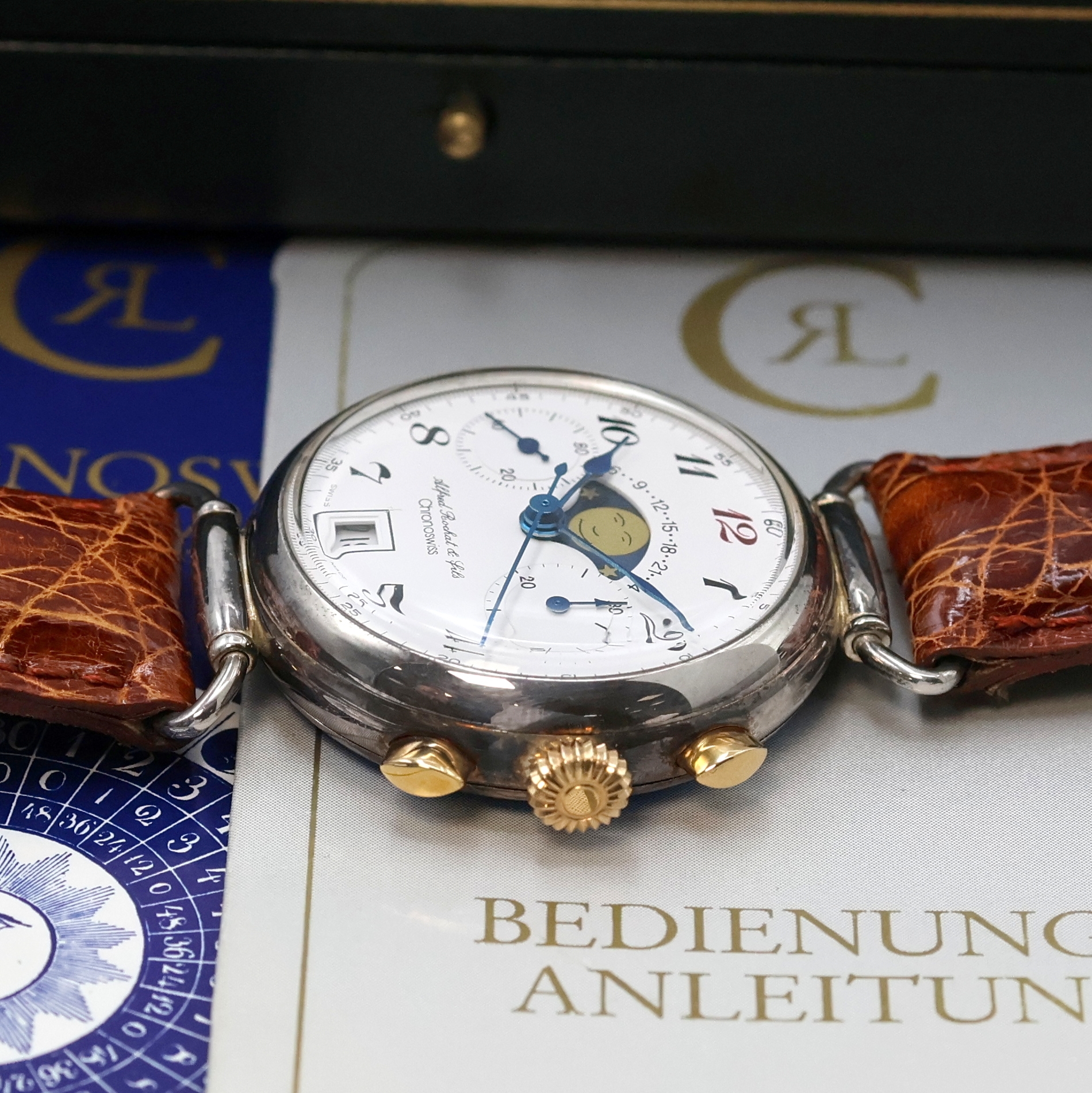 Detail c: ALFRED ROCHAT / CHRONOSWISS auf 500 Stück limitierter Armbandchronograph in Silber Referenz CH 34223, Schweiz um 1990, Handaufzug, Boden u. Glasrand ...