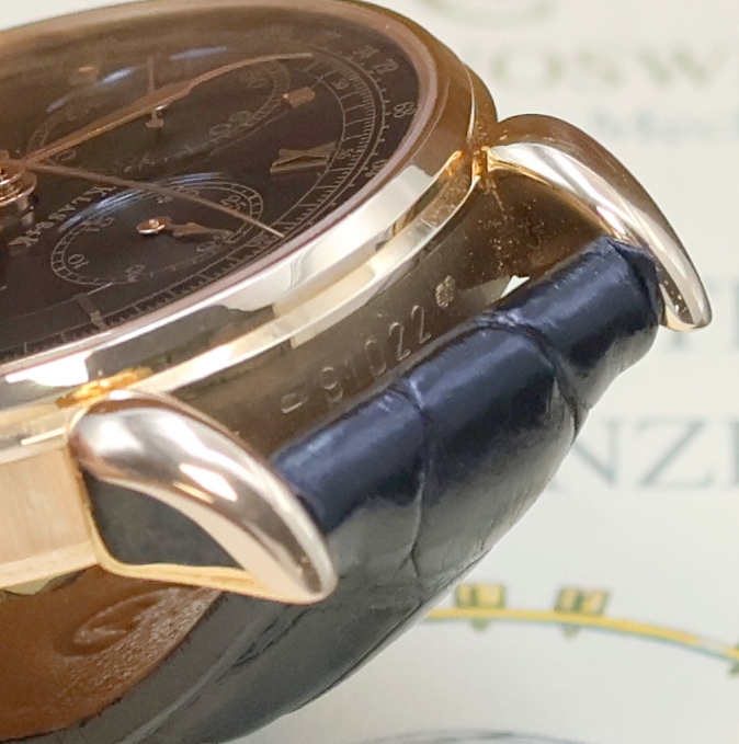 Detail e: CHRONOSWISS Klassik Armbandchronograph in RoseG 750/000 Referenz CH 7441, Schweiz um 1995, Automatik, Boden u. Glasrand aufgedr., tropfenförmige ...