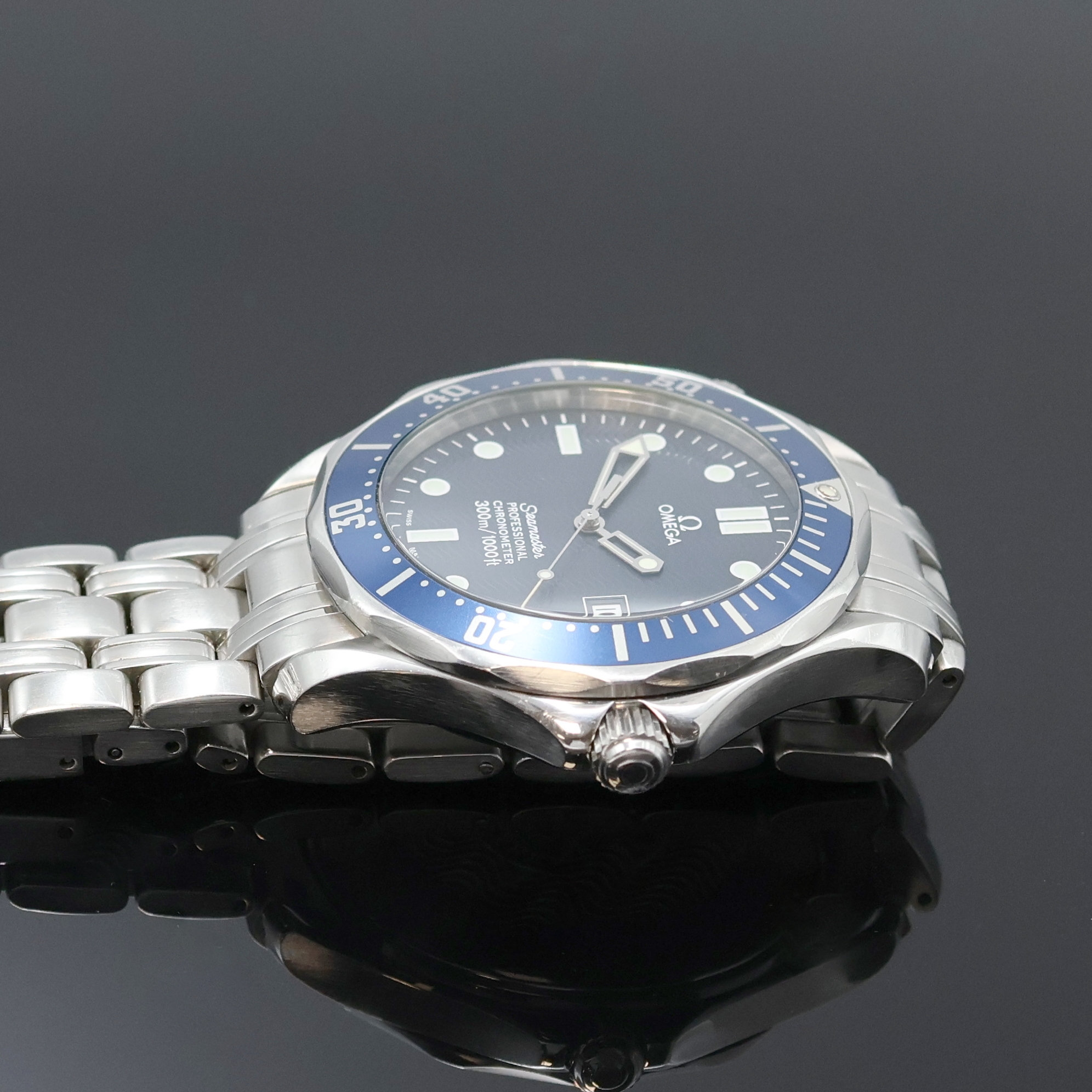 Detail c: OMEGA Seamaster Professional Chronometer Armbanduhr in Stahl Referenz 168.1623, Schweiz um 2000, Automatik, 2 tlg. Geh., Boden verschr., blaue, eins. ...