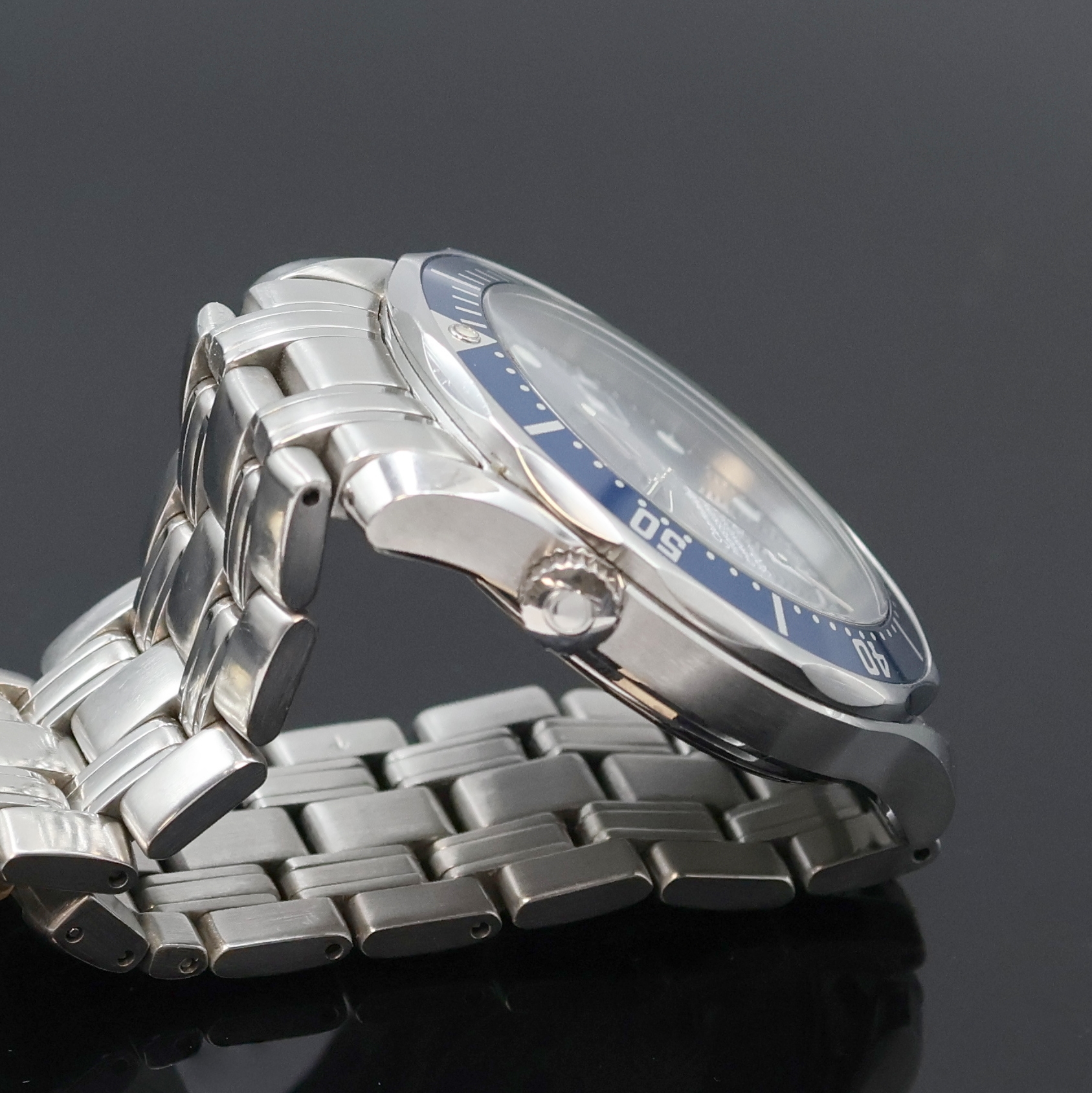 Detail d: OMEGA Seamaster Professional Chronometer Armbanduhr in Stahl Referenz 168.1623, Schweiz um 2000, Automatik, 2 tlg. Geh., Boden verschr., blaue, eins. ...