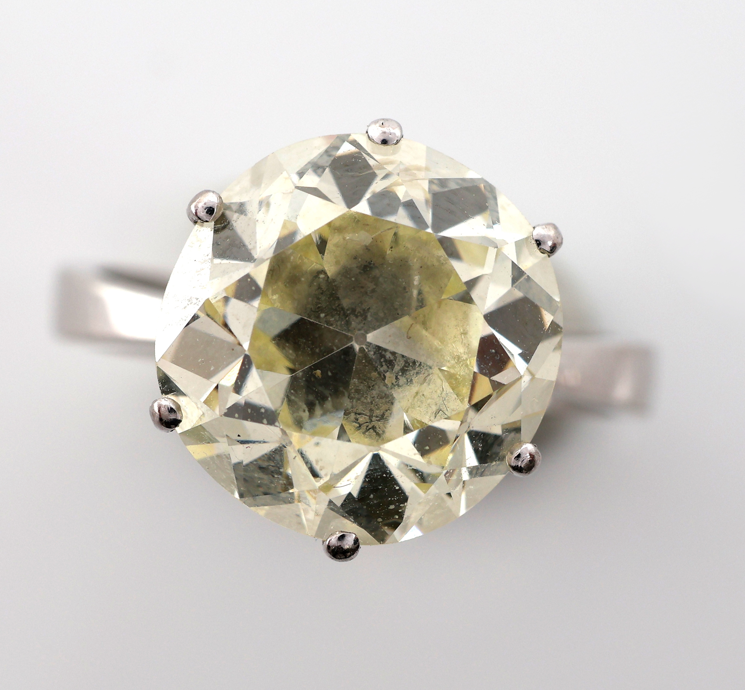 Detail b: 14 kt Gold Diamant-Ring, WG 585/000, Altschliffdiamant ca. 5.0 ct Getönt-Gelb/si, RW 51, ca. 3.8 g