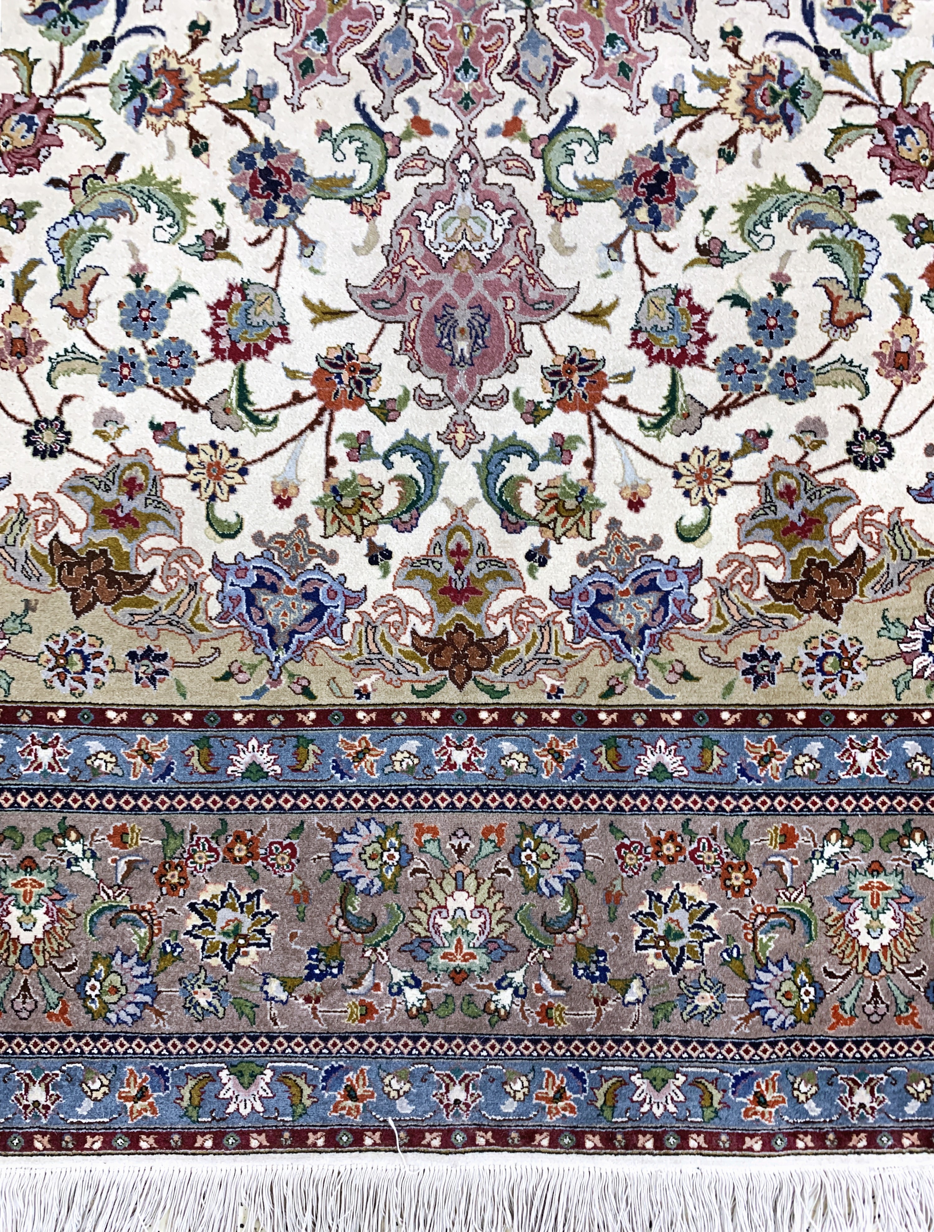 Detail f: Täbriz fein( 50 Raj), Persien, Mitte 20.Jhd, Korkwolle mit Seide, ca. 246 x 246 cm,ca. 500.000 Kn/qm, EHZ: 2, (minimaler Mottenfrass am Rand)