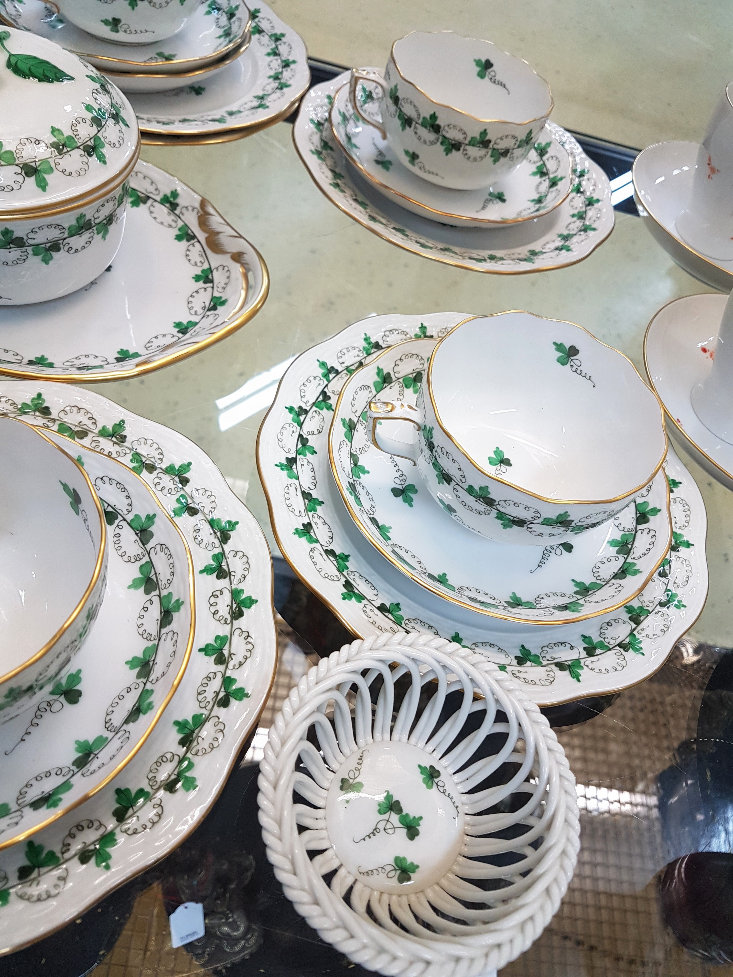 Detail c: Kaffeeservice, Herend Ungarn, 20. Jh., Dekor Parsley/Petersilie, 6 Tassen mit Untertassen, 6 Kuchenteller, Zuckerdose, Milchkännchen, runder ...