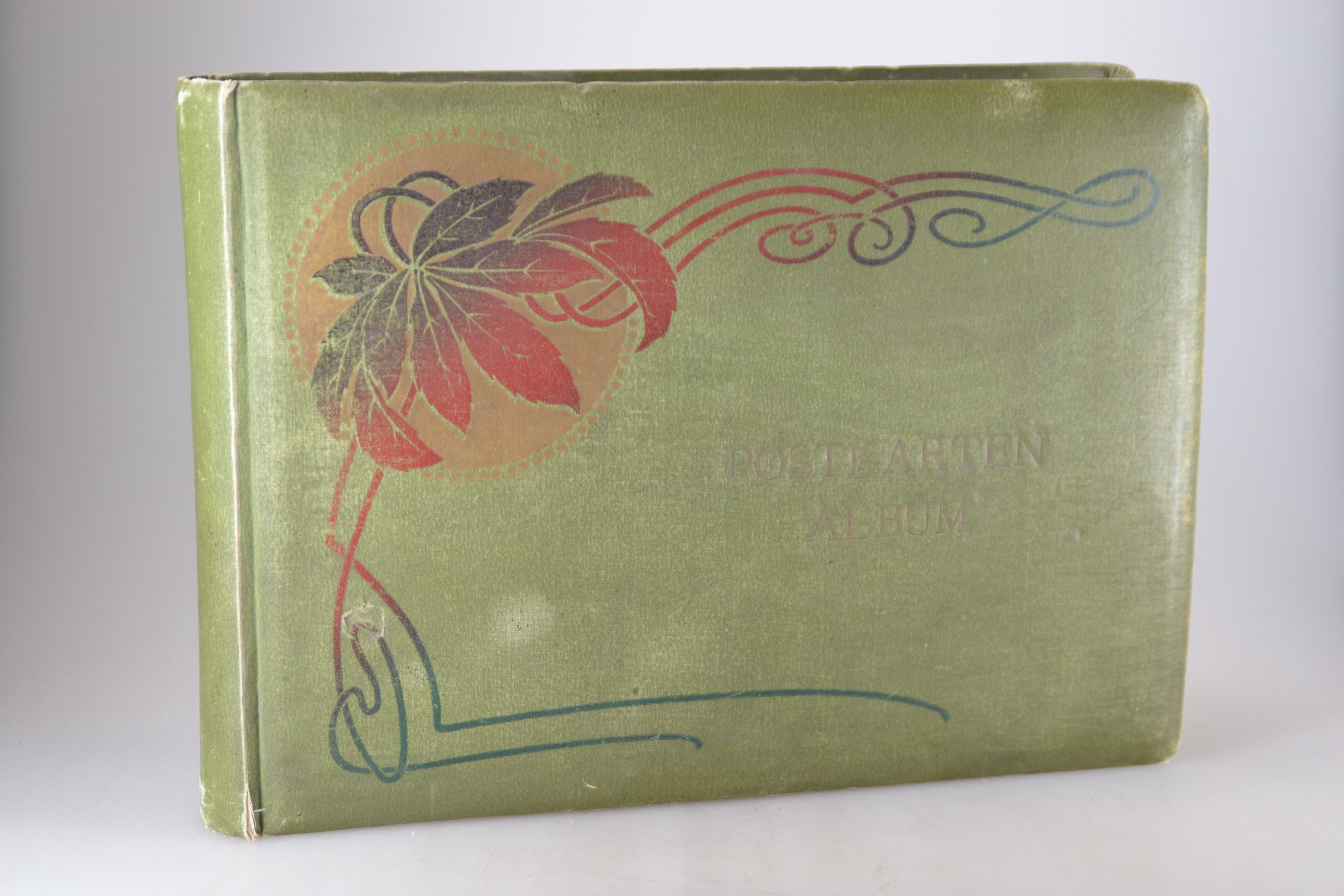 Detail a: Postkartenalbum, deutsch, um 1900 bis ca. 1960, Leinen gebundenes Album um 1910, ca. 110 Post- und Ansichtskarten aus Europa, Schwerpunkt ...