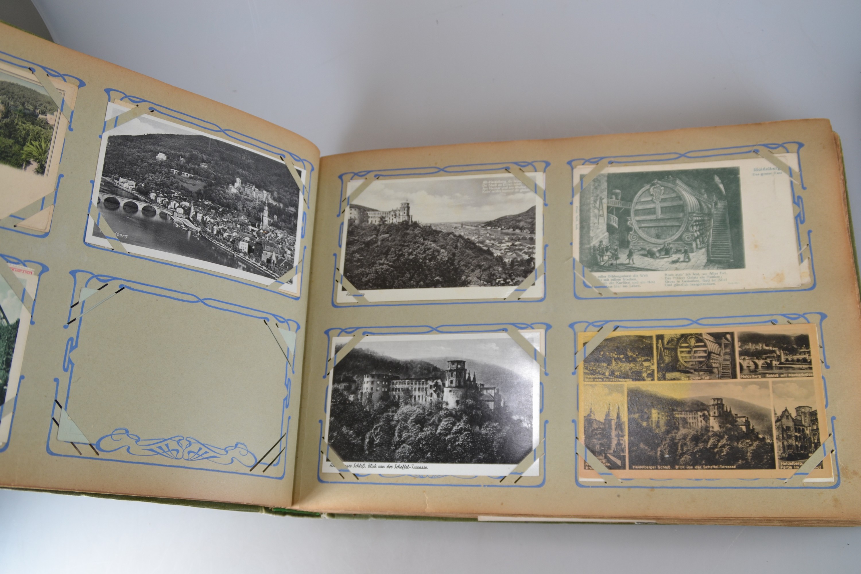 Detail d: Postkartenalbum, deutsch, um 1900 bis ca. 1960, Leinen gebundenes Album um 1910, ca. 110 Post- und Ansichtskarten aus Europa, Schwerpunkt ...
