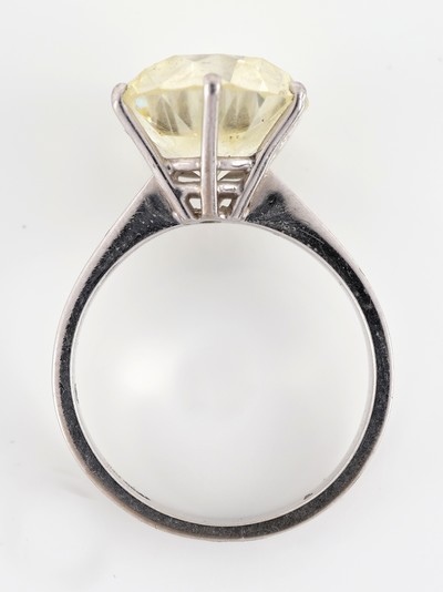 27034067a - 14 kt Gold Diamant-Ring, WG 585/000, Altschliffdiamant ca. 5.0 ct Getönt-Gelb/si, RW ...