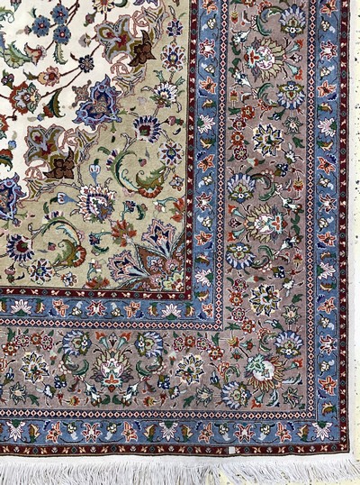 27034073a - Täbriz fein( 50 Raj), Persien, Mitte 20.Jhd, Korkwolle mit Seide, ca. 246 x 246 cm,ca. ...