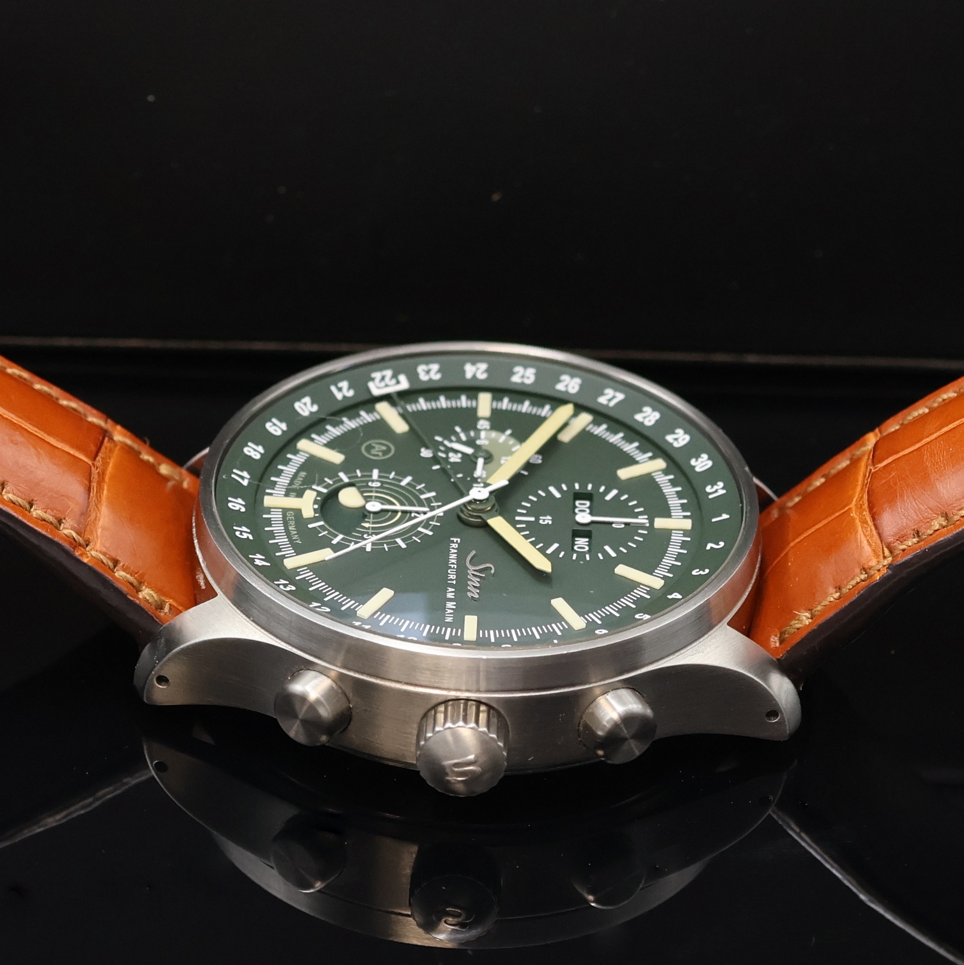Detail c: SINN Armbandchronograph Jagduhr Referenz 3006, Automatik, Deutschland/Schweiz um 2020, beids. vergl. Edelstahlgeh. inkl. orig. Lederband m. orig. ...
