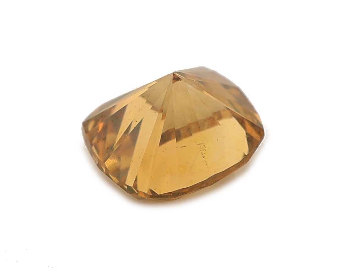 Detail b: Loser Diamant, 0.75 ct natural fancy deep brownish yellow/vs1, Cushion Brillant, GIA- Expertise