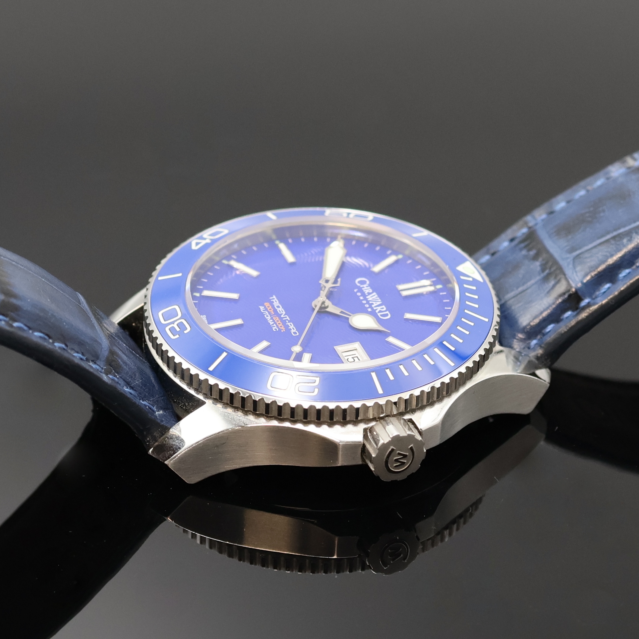 Detail c: CHR. WARD London Herrenarmbanduhr Trident-Pro, Automatik, Schweiz um 2020, Edelstahlgeh. inkl. orig. Lederband m. orig. Dornschl., Boden und Krone ...