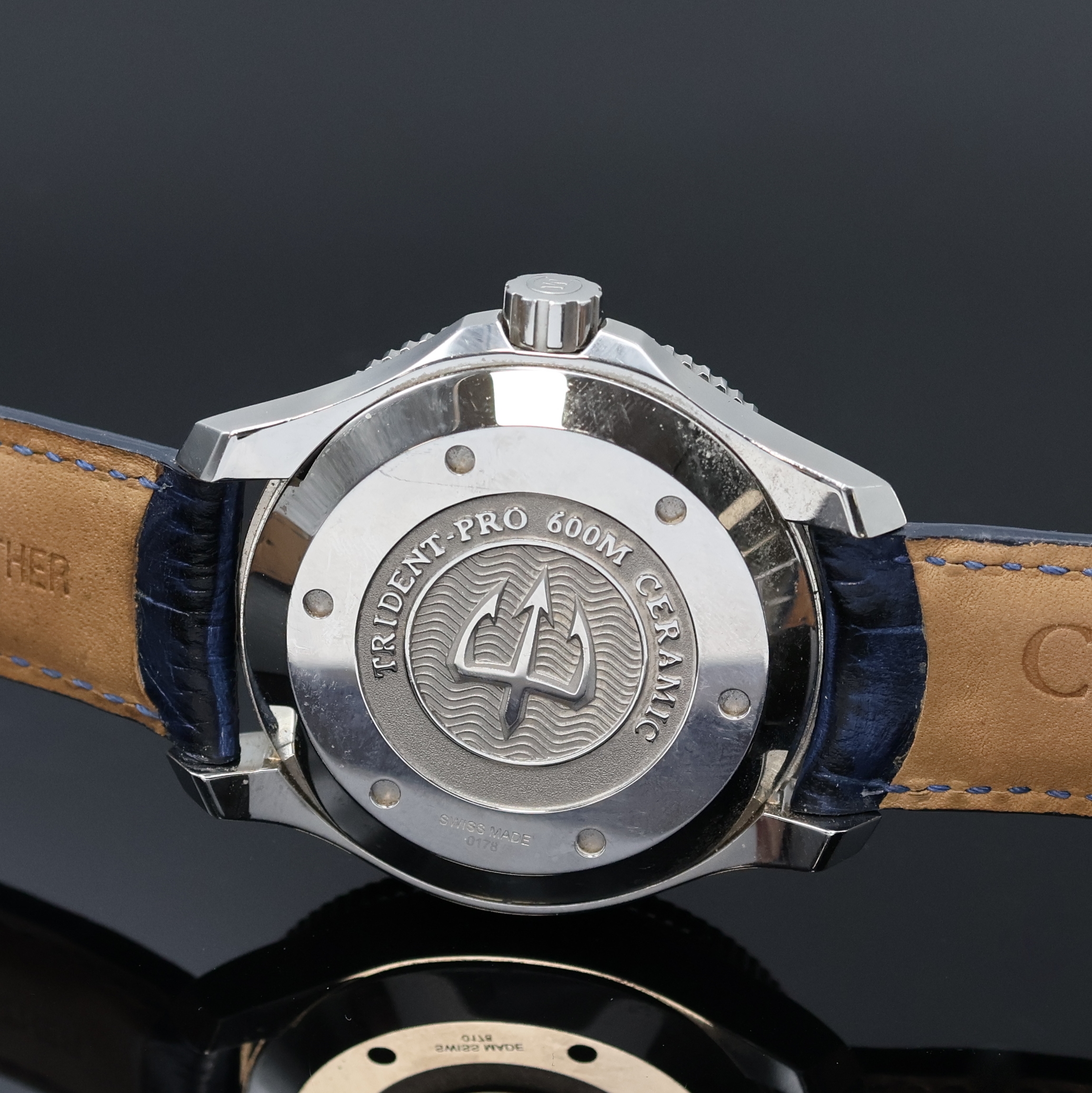 Detail d: CHR. WARD London Herrenarmbanduhr Trident-Pro, Automatik, Schweiz um 2020, Edelstahlgeh. inkl. orig. Lederband m. orig. Dornschl., Boden und Krone ...