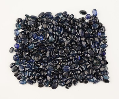 Image Lot lose facett. Saphire zus. ca. 92.8 ct, Ausfassware Schätzpreis: 8500, - EUR