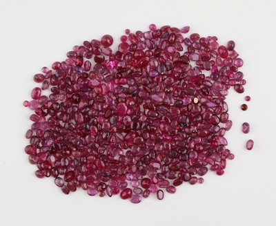 Image Lot lose Rubine zus. ca. 58.5 ct, Ausfassware, facett. Schätzpreis: 6800, - EUR