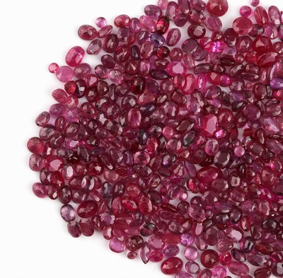 27034109a - Lot lose Rubine zus. ca. 58.5 ct, Ausfassware, facett. Schätzpreis: 6800, - EUR