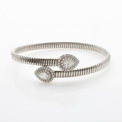 Image Armreif mit Diamanten und Brillanten, WG 750/000, 2 Diamanttropfen zus. ca. 0.77 ct, ...