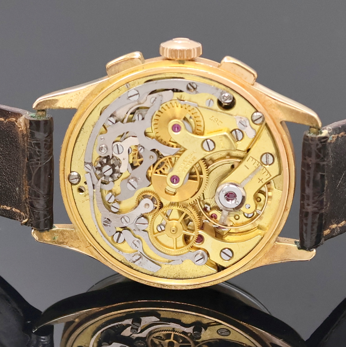 Detail e: UNIVERSAL GENEVE Tri-Compax Schaltradchronograph mit Vollkalender in Roségold 750/000 Referenz 12552, Schweiz um 1945, Handaufzug, 3-tlg. Geh., ...