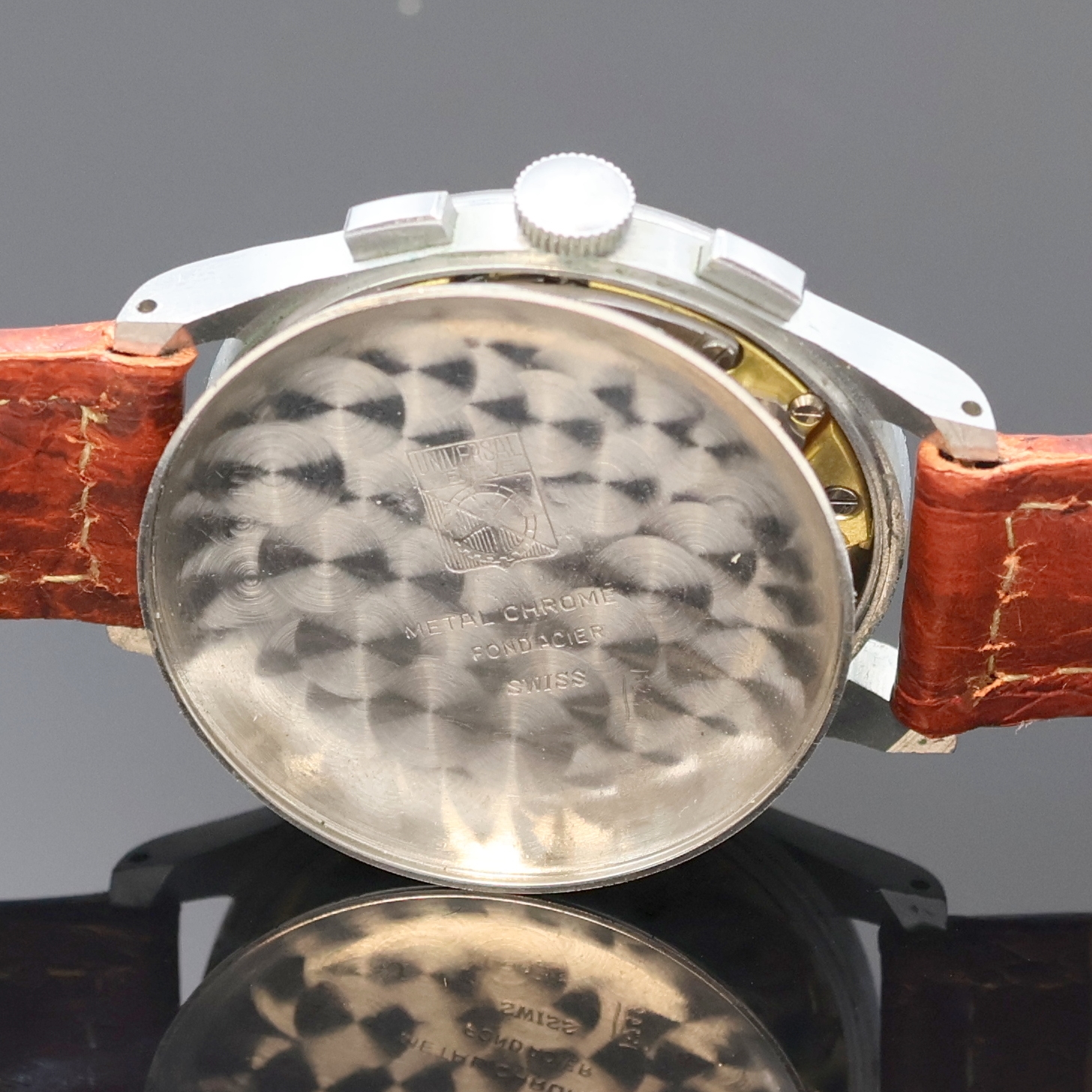 Detail f: UNIVERSAL GENEVE Uni-Compax Schaltradchronograph Referenz 32413, Handaufzug, Schweiz um 1940, verchr. Geh., Glasrand und Edelstahlboden aufgedr., ...