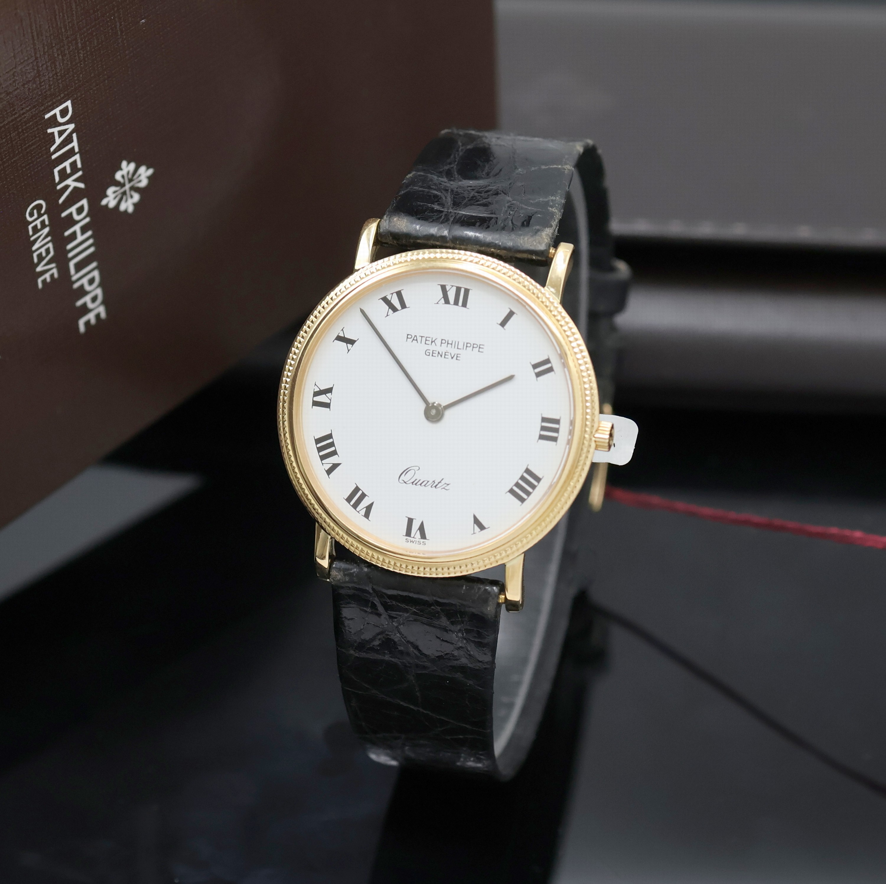 Image 27034619 - PATEK PHILIPPE Calatrava Armbanduhr in GG 750/000 Referenz 3744, quarz, Lederband m. ...