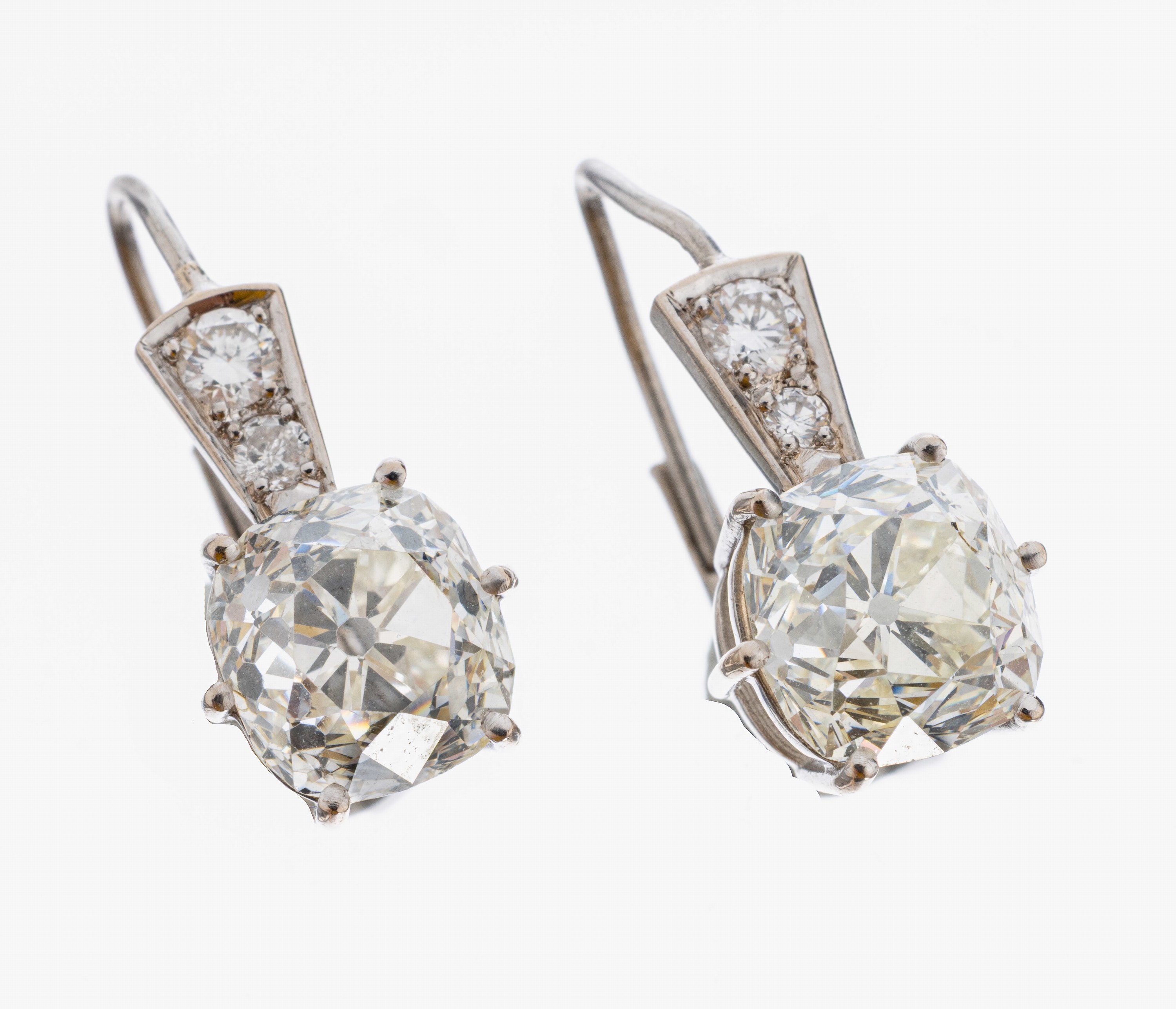 Image 27034623 - Paar 18 kt Gold Diamant-Ohrhänger, WG 750/000, 2 Altschliffdiamanten zus. ca. 5.20 ct ...