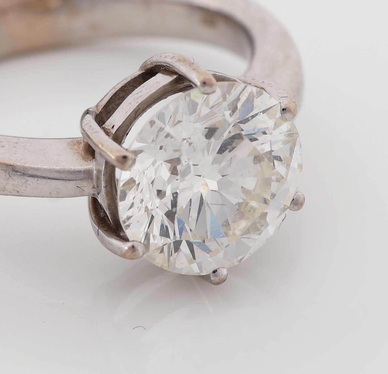 Detail d: 18 kt Gold Brillant-Ring, WG 750/000, Brillant ca. 3.0 ct l.get.Weiß/vs-si, RW 56, ca. 6.7 g