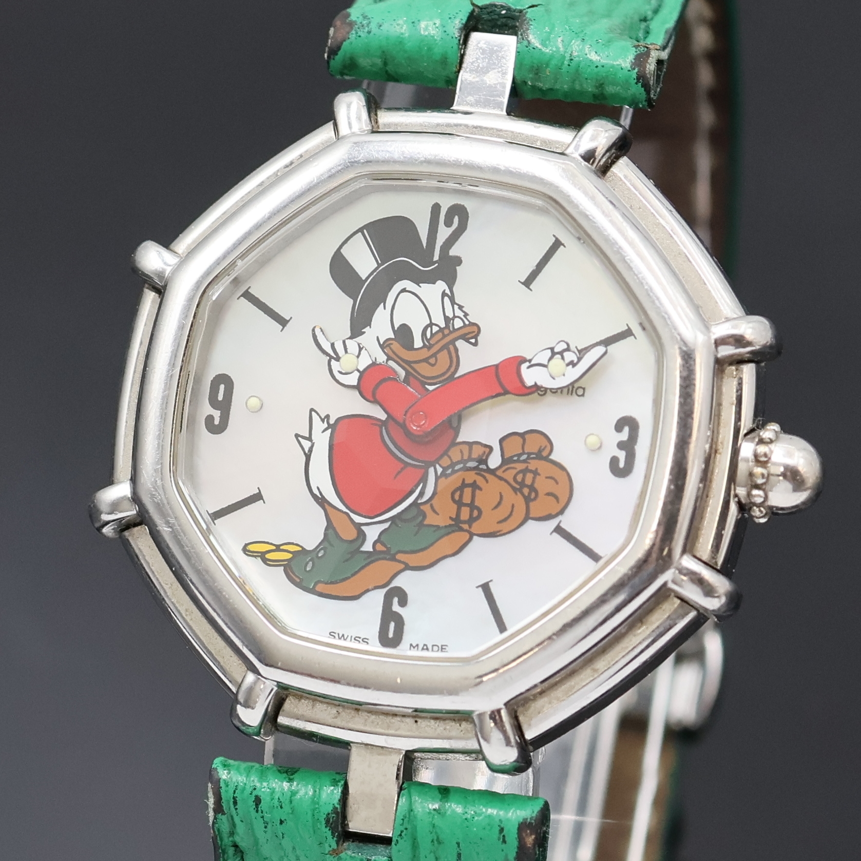 Detail a: GERALD GENTA Disney Armbanduhr Referenz G.3487.7, Schweiz 1990er Jahre, Automatik, Edelstahlgeh. inkl. neutr. Lederband m. Faltschl., Boden 8-fach ...