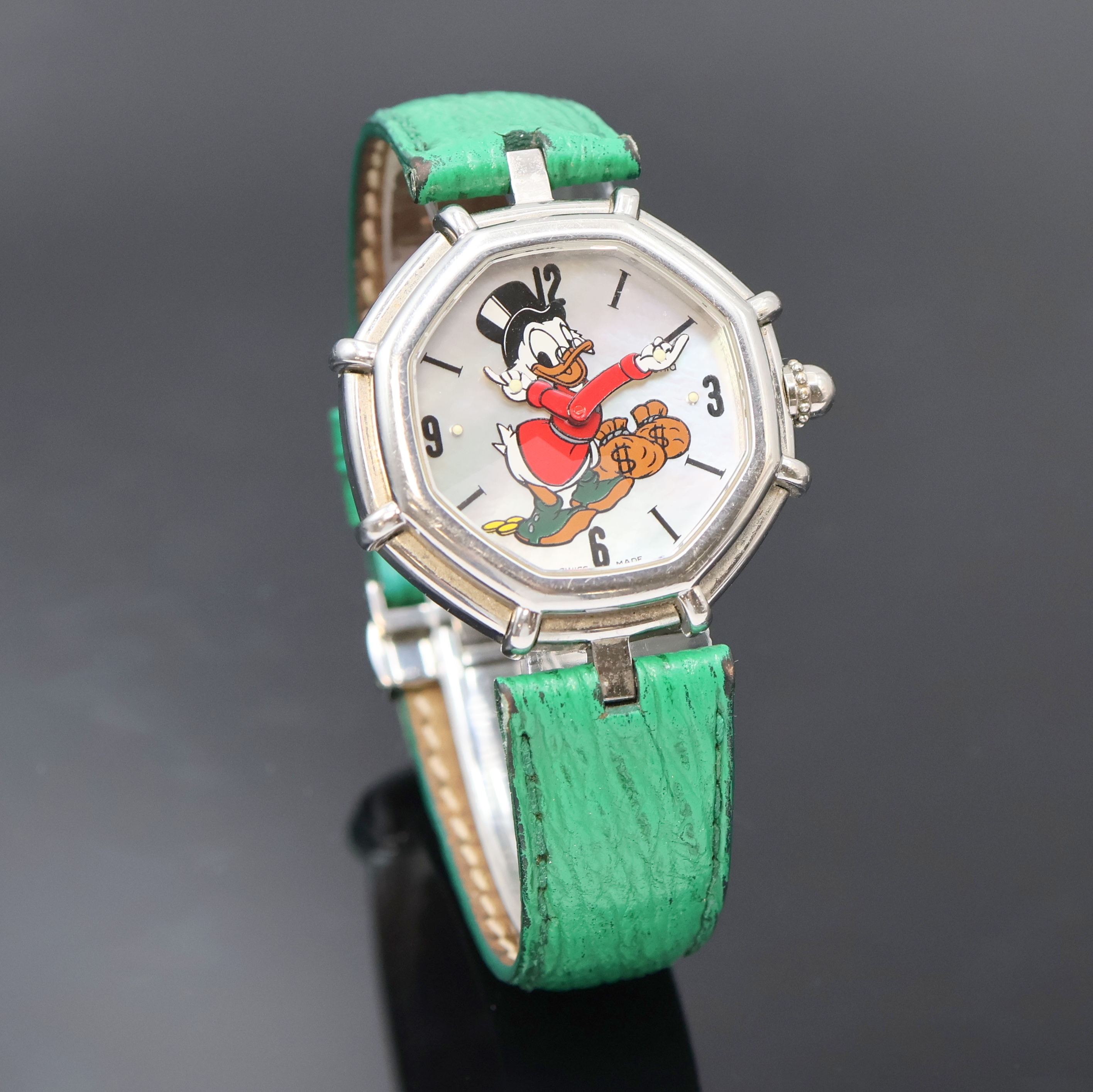 Detail b: GERALD GENTA Disney Armbanduhr Referenz G.3487.7, Schweiz 1990er Jahre, Automatik, Edelstahlgeh. inkl. neutr. Lederband m. Faltschl., Boden 8-fach ...