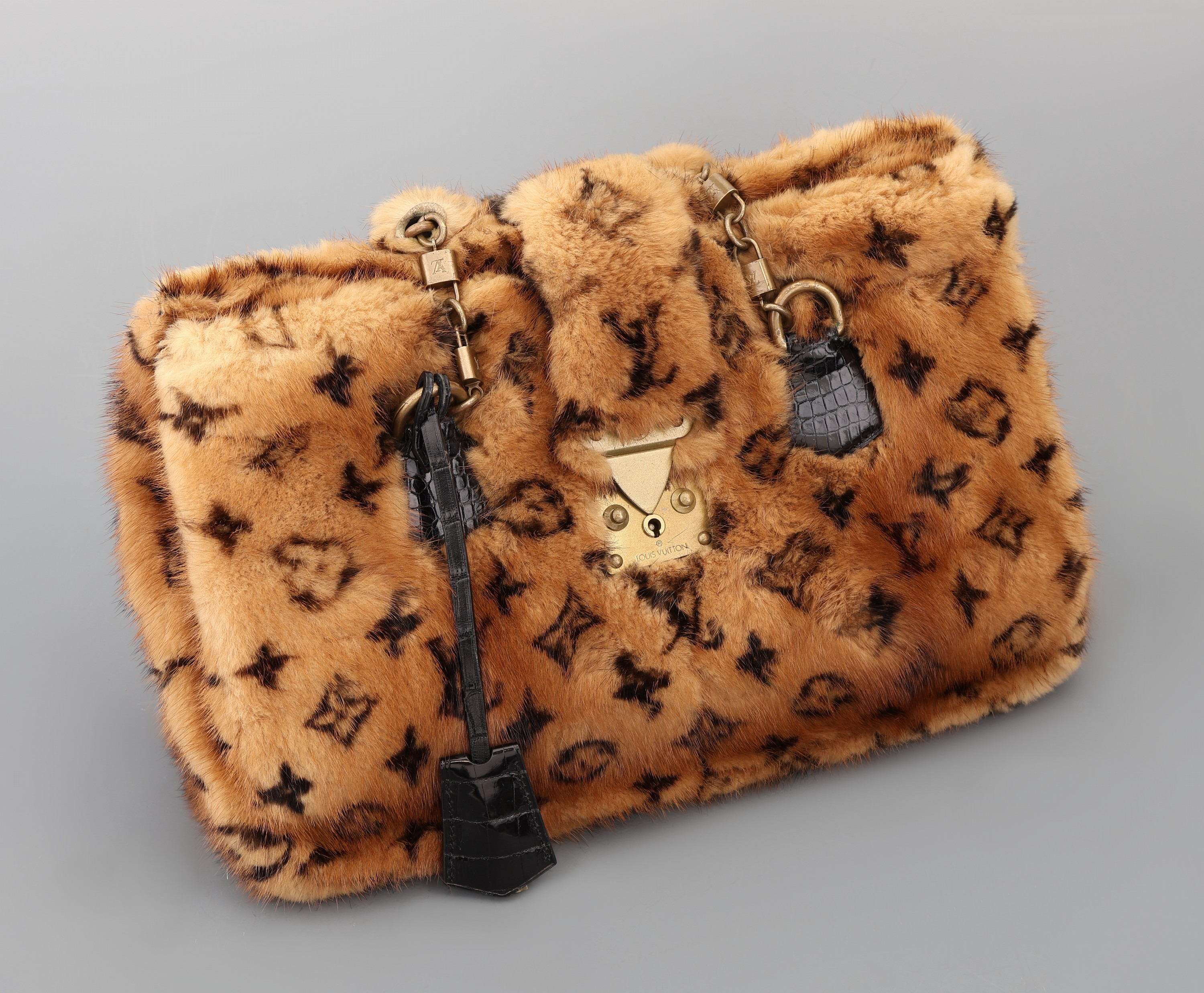 Detail a: Extrem seltene LOUIS VUITTON Handtasche, Modell "le Fabuleux Monogramm" aus Nerz und Alligator-Leder, limitierte Edition von 2004, aged ...
