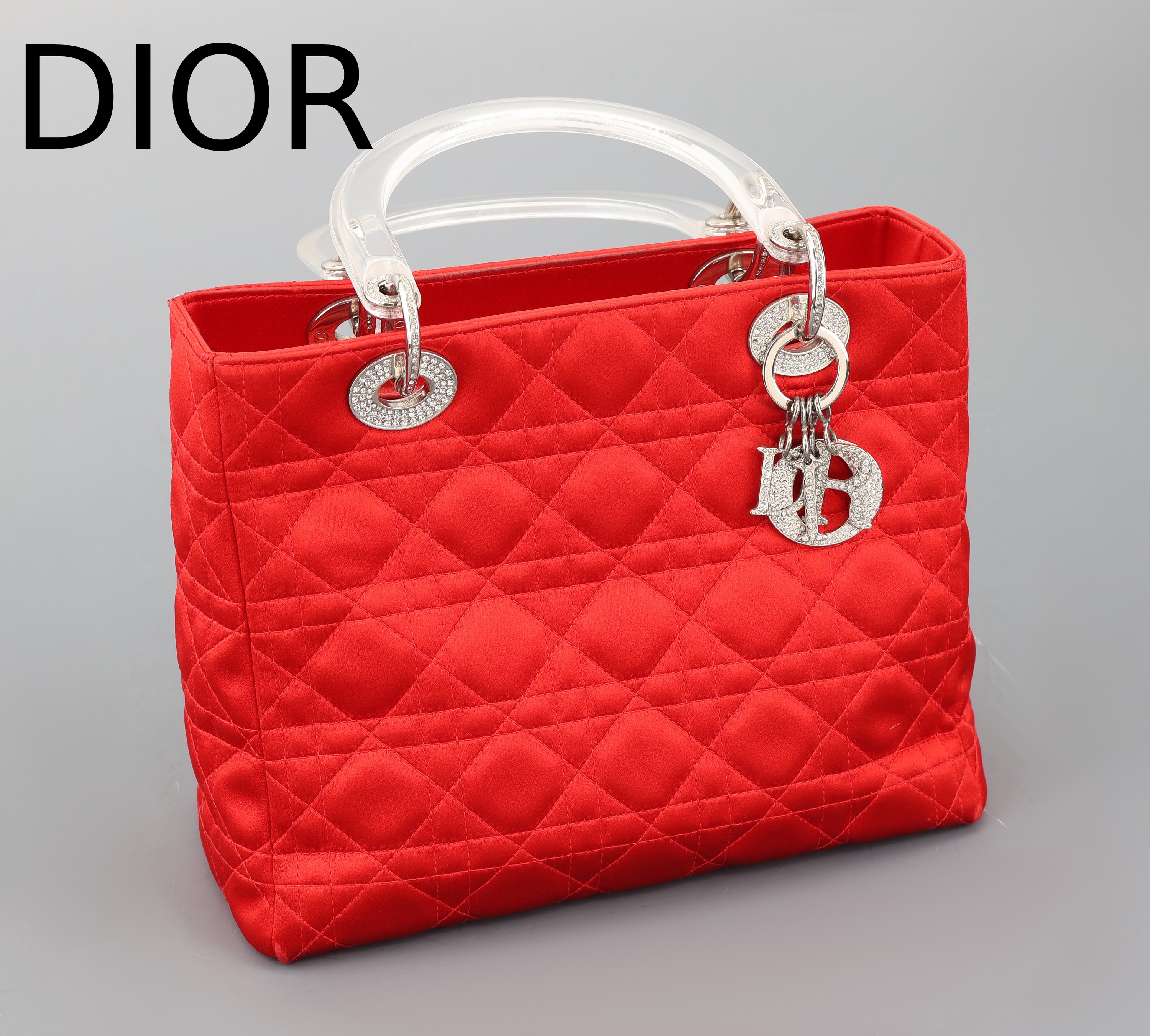 Image 27034690 - CHRISTIAN DIOR Handtasche, LADY DIOR 25 in gestepptem rotem Seidensatin mit Cannage- ...