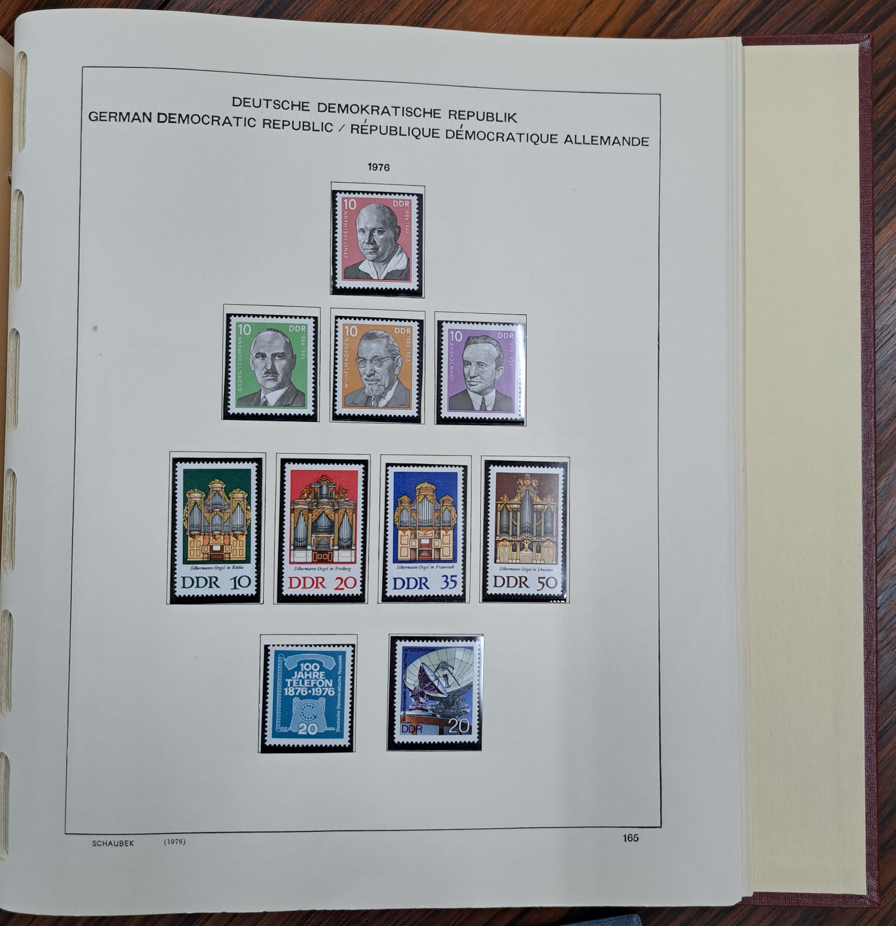 Detail d: Briefmarkensammlung, DDR 1949-1990, postfrisch, in vier Vordruckalben (Schaubek und Michel), Sammlung komplett und in guter Qualität
