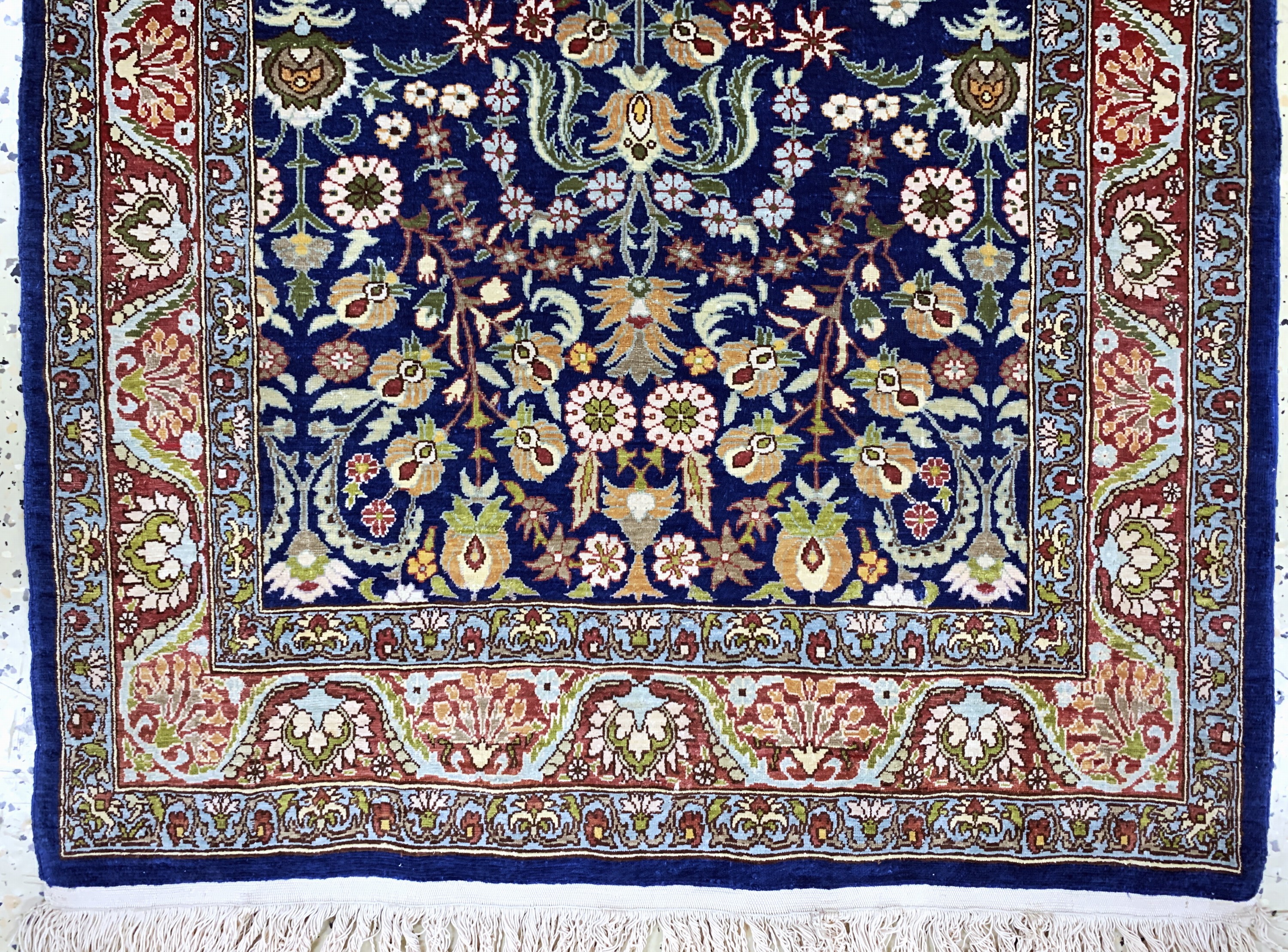 Detail c: Hereke Seide fein, Persien, Mitte 20.Jhd, reine Naturseide, ca. 104 x 69 cm, ca. 1,0 Mio. Kn/qm, EHZ: 1-2