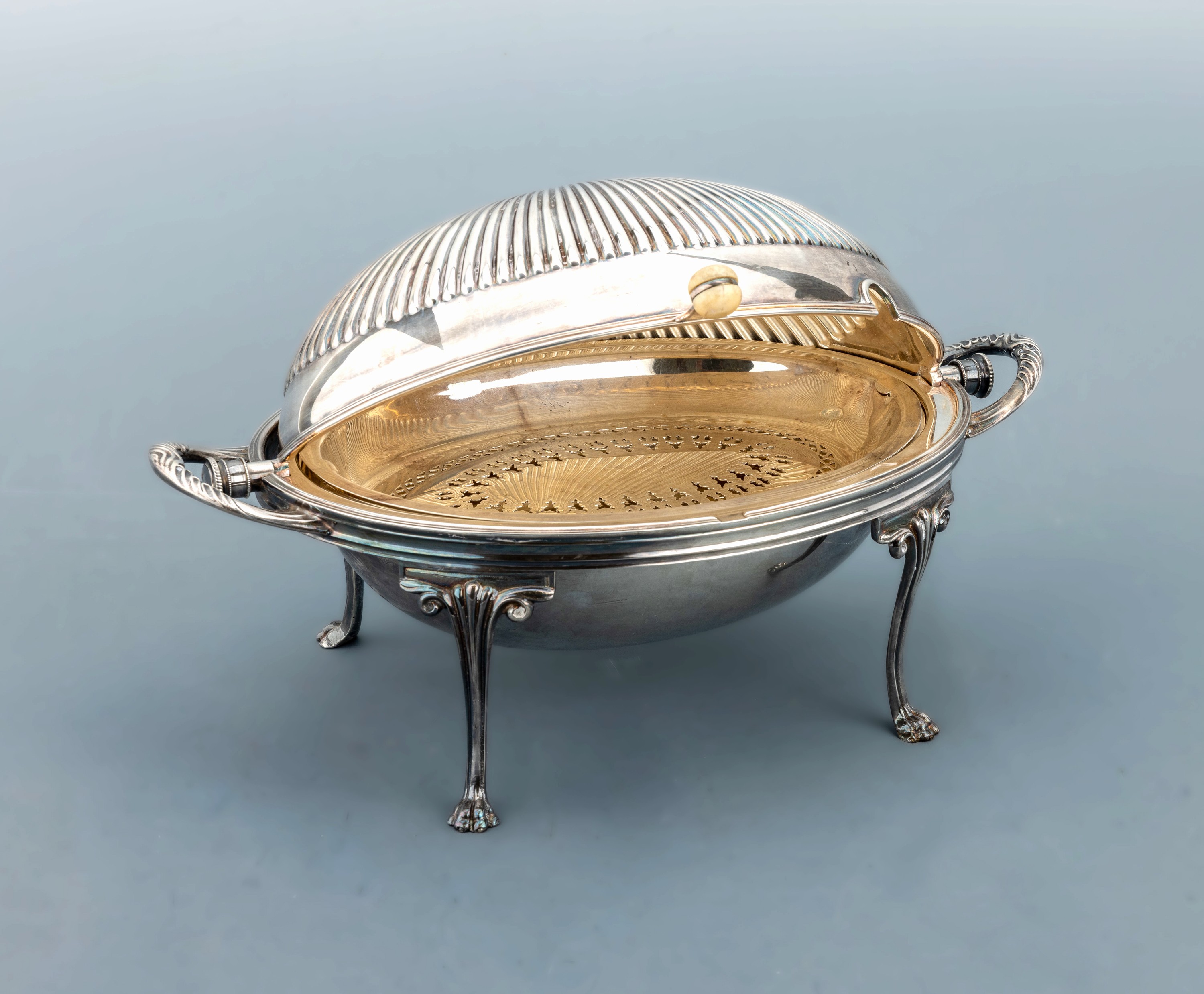 Image 27034732 - Warmhalteplatte, England London, um 1900-20, Metall versilbert, oval, aufwendig ...