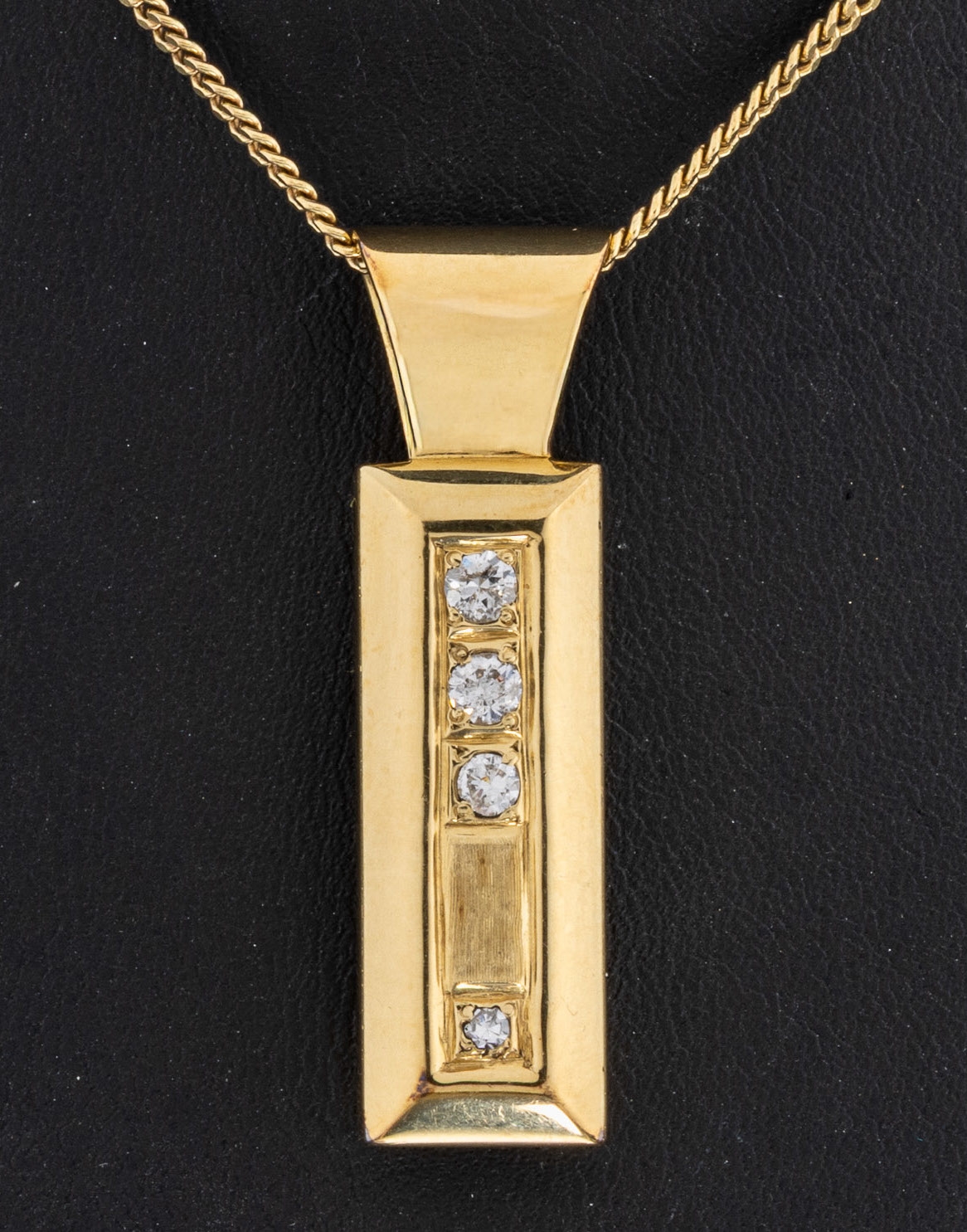 Detail a: 14 kt Gold Diamant-Anhänger, GG 585/000 part. sat., 3 Brillanten und 1 8/8-Diamant zus. ca. 0.28 ct Weiß/si-p, L. ca. 4 cm, ca. 12.7 g an Kette, ...