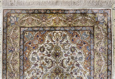 27034721a - Seiden Kayseri fein, Türkei, Mitte 20.Jhd, reine Naturseide, ca. 128 x 92 cm, ...