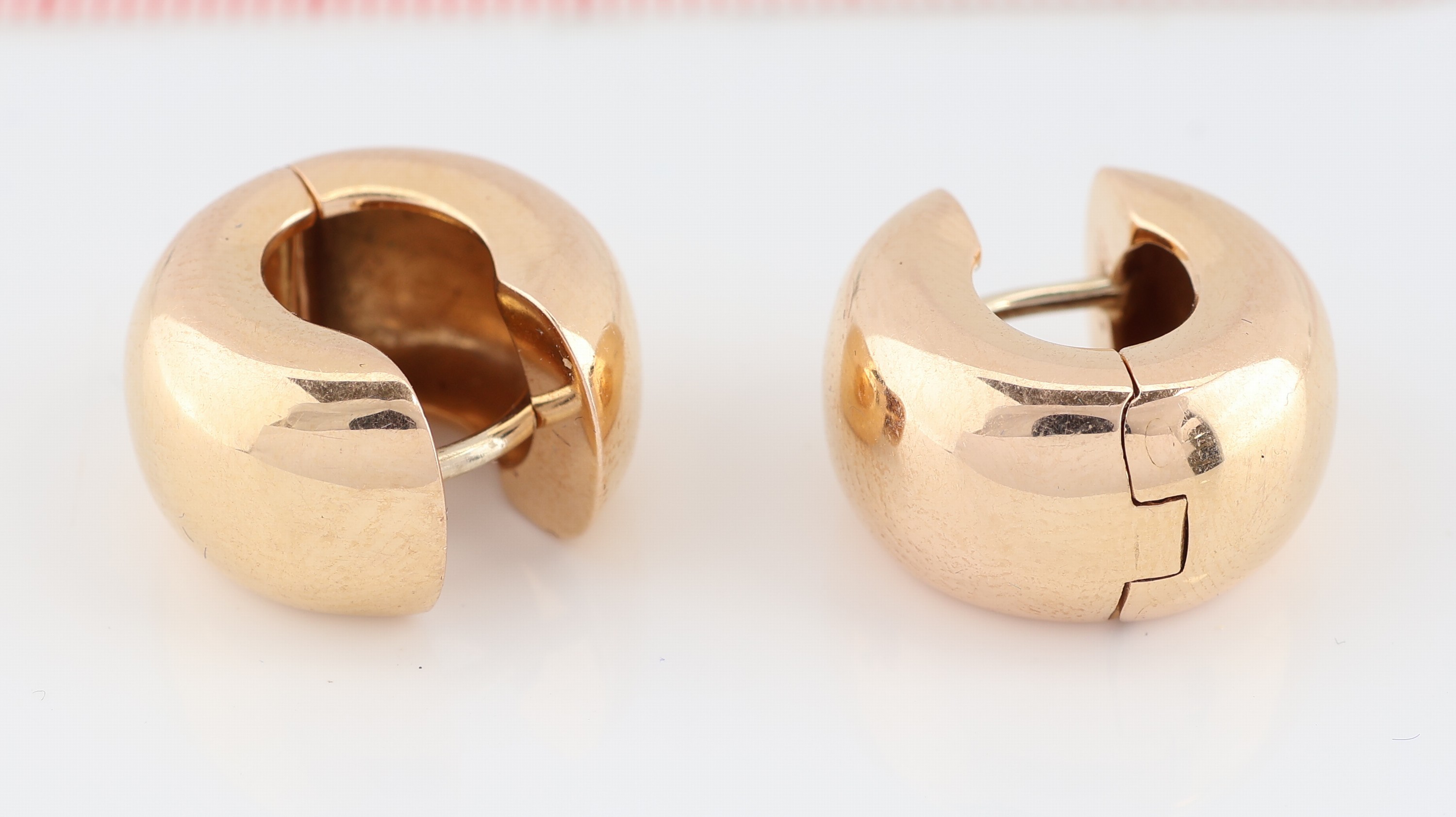 Detail e: Paar 18 kt Gold Ohrcreolen, GG 750/000, D. ca. 1 cm, ca. 9.6 g