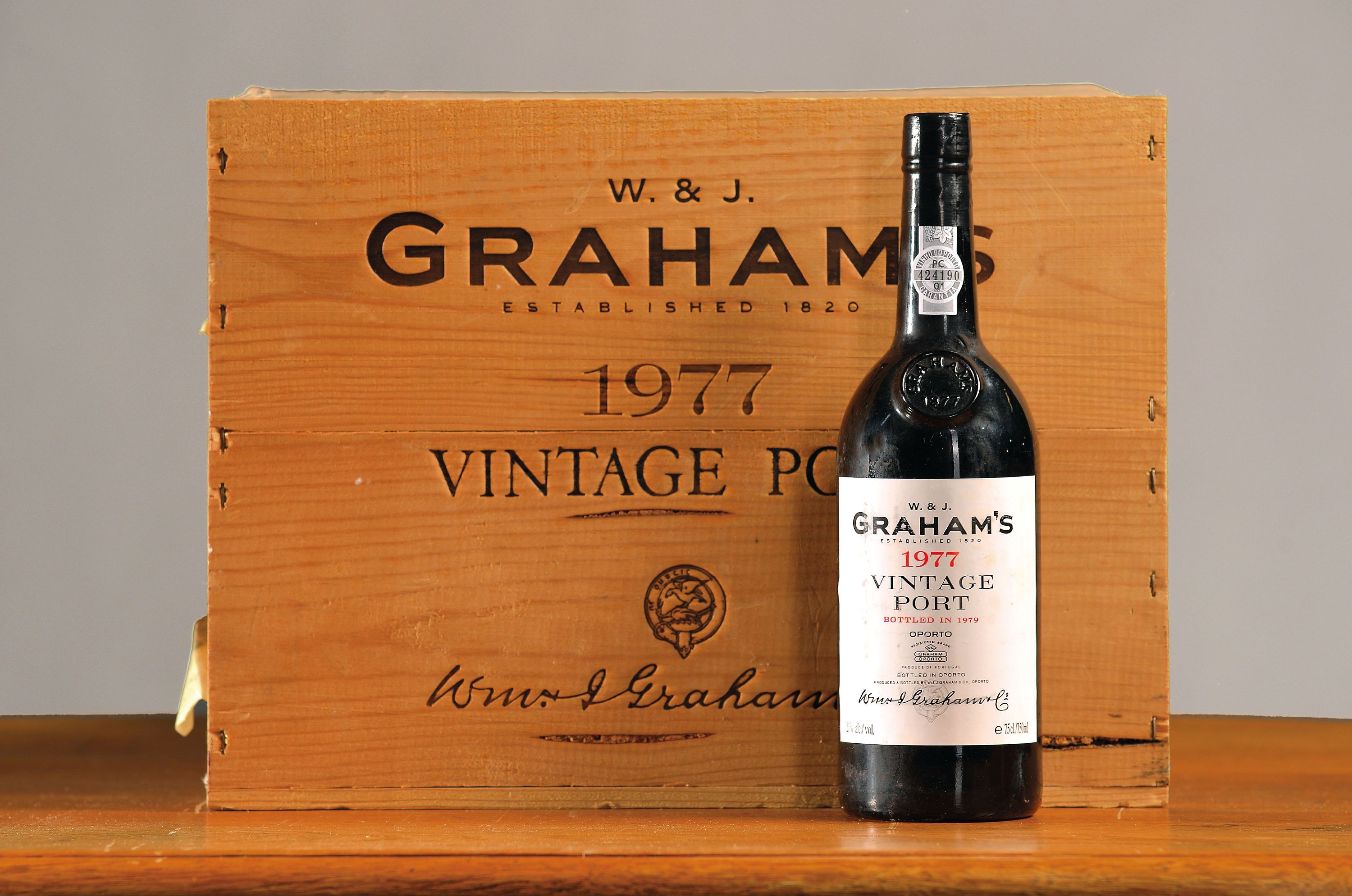 Image 27034987 - 12 Flaschen 1977 Graham´s Vintage Port, je 75 cl, 21 % Vol., Füllstand: high fill, ...