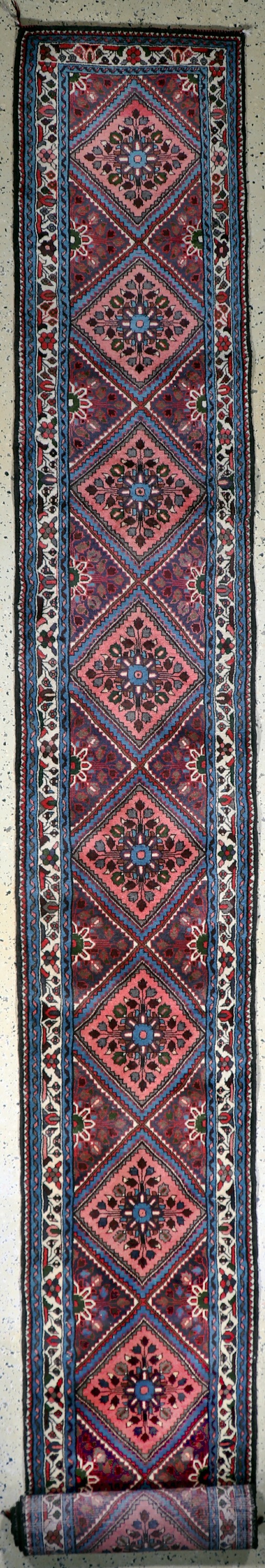 Assadabad, Persien, Mitte 20.Jhd, Wolle aufBaumwolle, ca. 495 x 60 cm, EHZ: 2