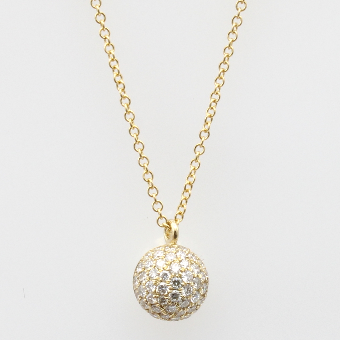 Image 27035005 - Kugelanhänger mit Brillanten an Kette, GG 585/000, 66 Brill. zus. ca. 0.50 ct feines ...
