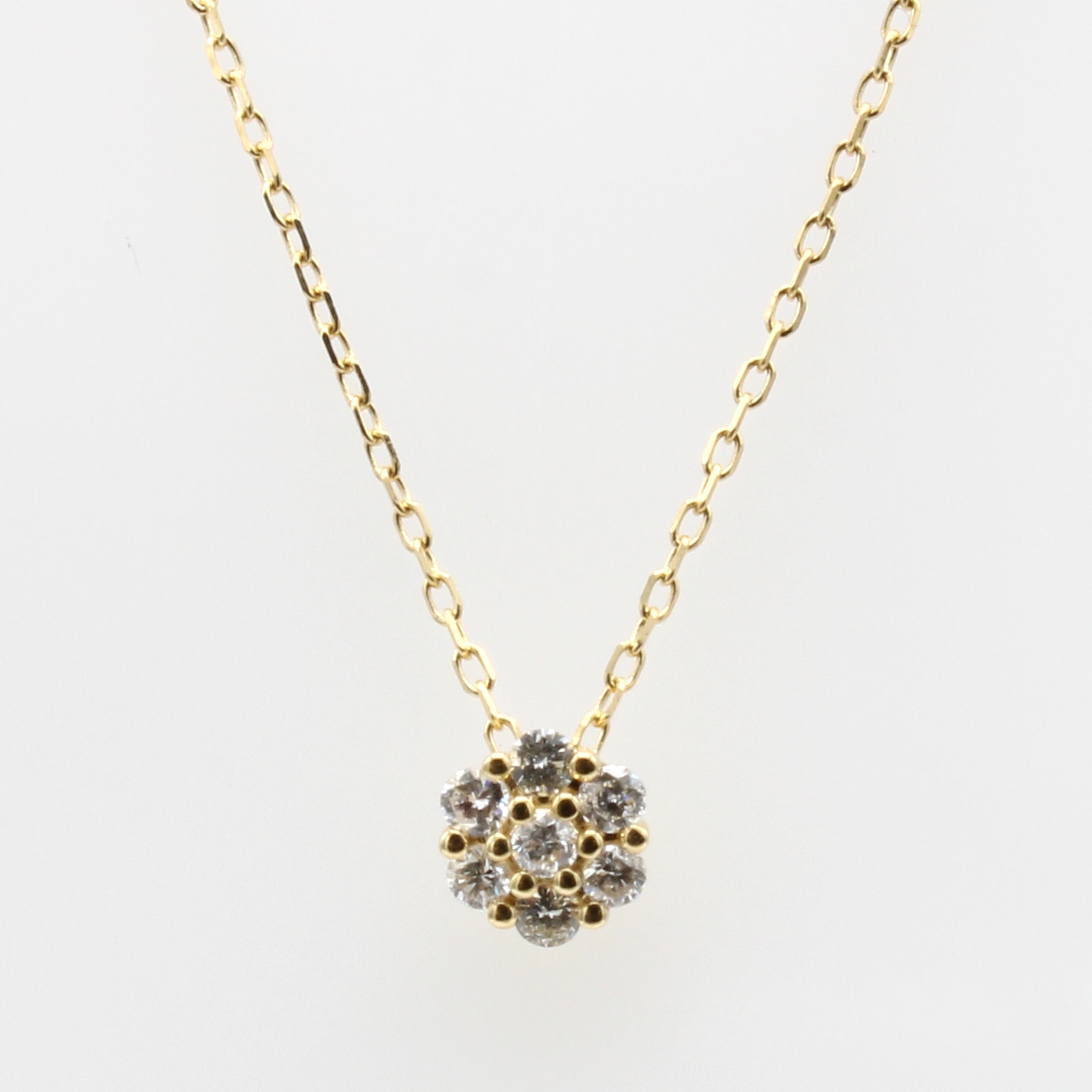 Image 27035006 - Anhänger mit Brillanten an Kette, GG 750/000, 7 Brill. zus. ca. 0.14 ct feines ...