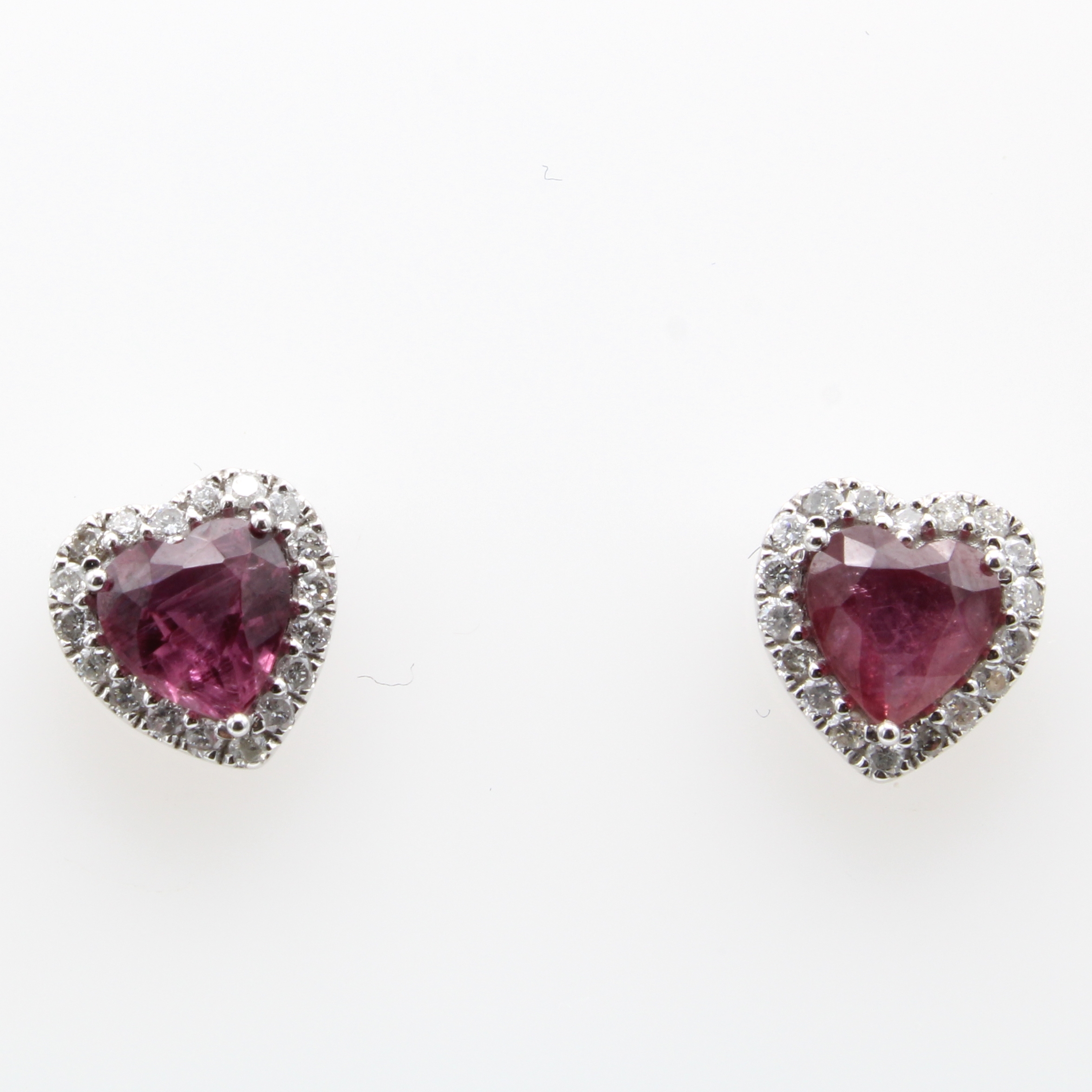 Image 27035035 - Paar Ohrstecker mit Brillanten und Rubinen, WG 750/000, 2 Rubine zus. ca. 1.40 ct, 36 ...