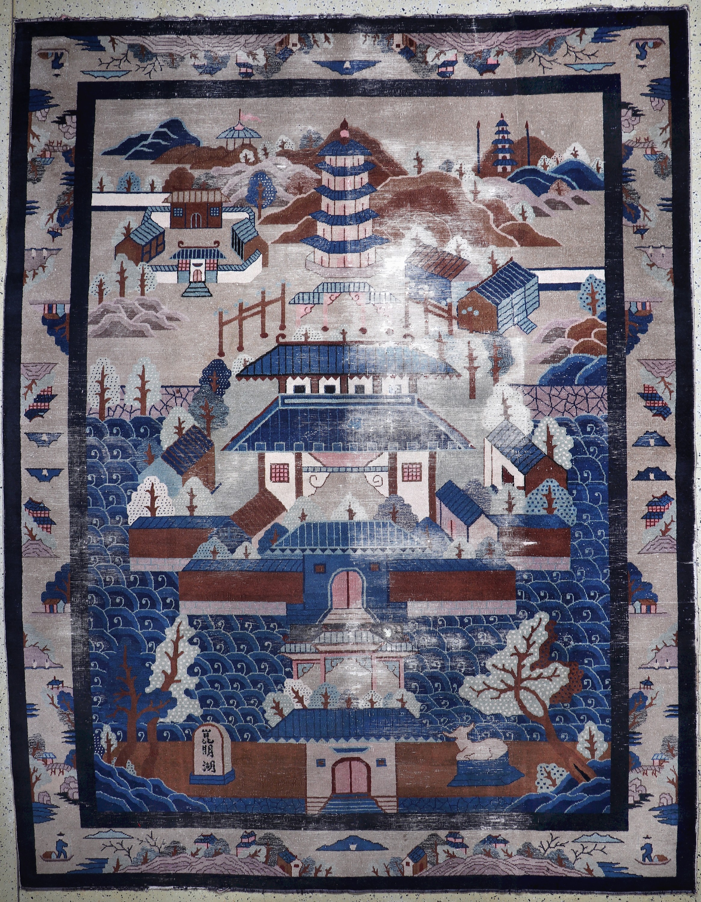 Antiker Peking, China, um 1900, Wolle auf Baumwolle, ca. 350 x 280 cm, EHZ: 4, (Risse & Löcher)