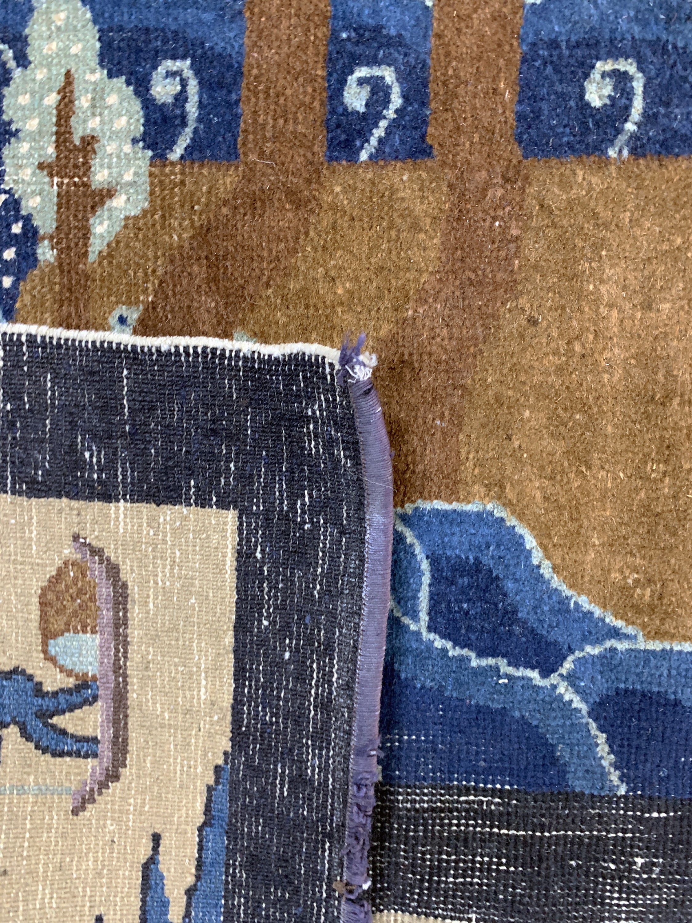 Detail j: Antiker Peking, China, um 1900, Wolle auf Baumwolle, ca. 350 x 280 cm, EHZ: 4, (Risse & Löcher)