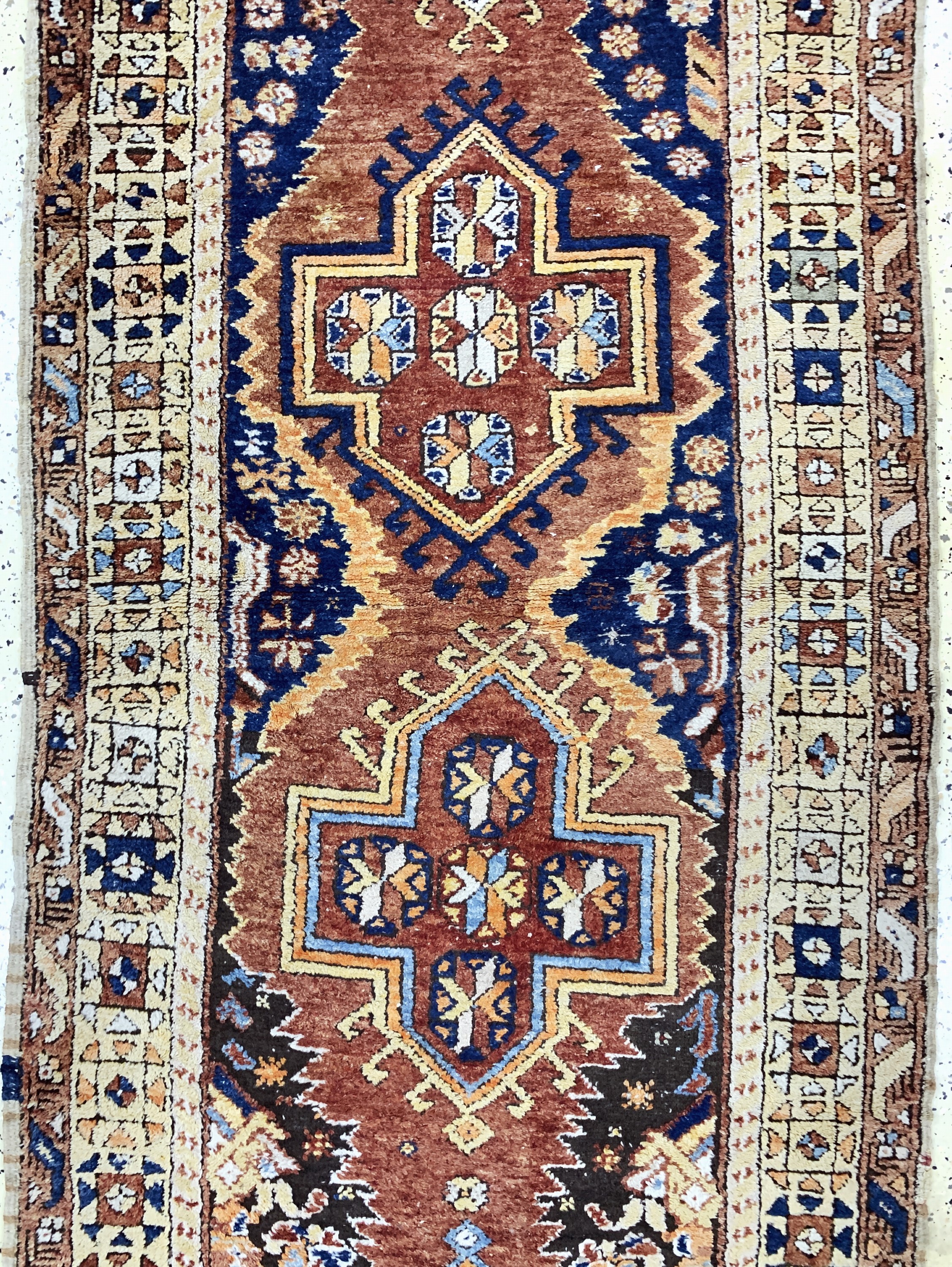 Detail b: Antiker Kurt, Türkei, um 1900, Wolle auf Wolle, ca. 335 x 105 cm, EHZ: 2