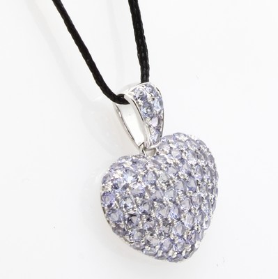 27035026a - Herzanhänger mit Tansaniten, WG 585/000, 77 Tansanite zus. ca. 2.89 ct Schätzpreis: ...