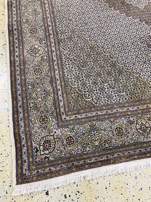 27035051e - Täbriz fein(50 Raj), Persien, Ende 20.Jhd, Korkwolle mit Seide, ca. 252 x 196 cm, ca. ...