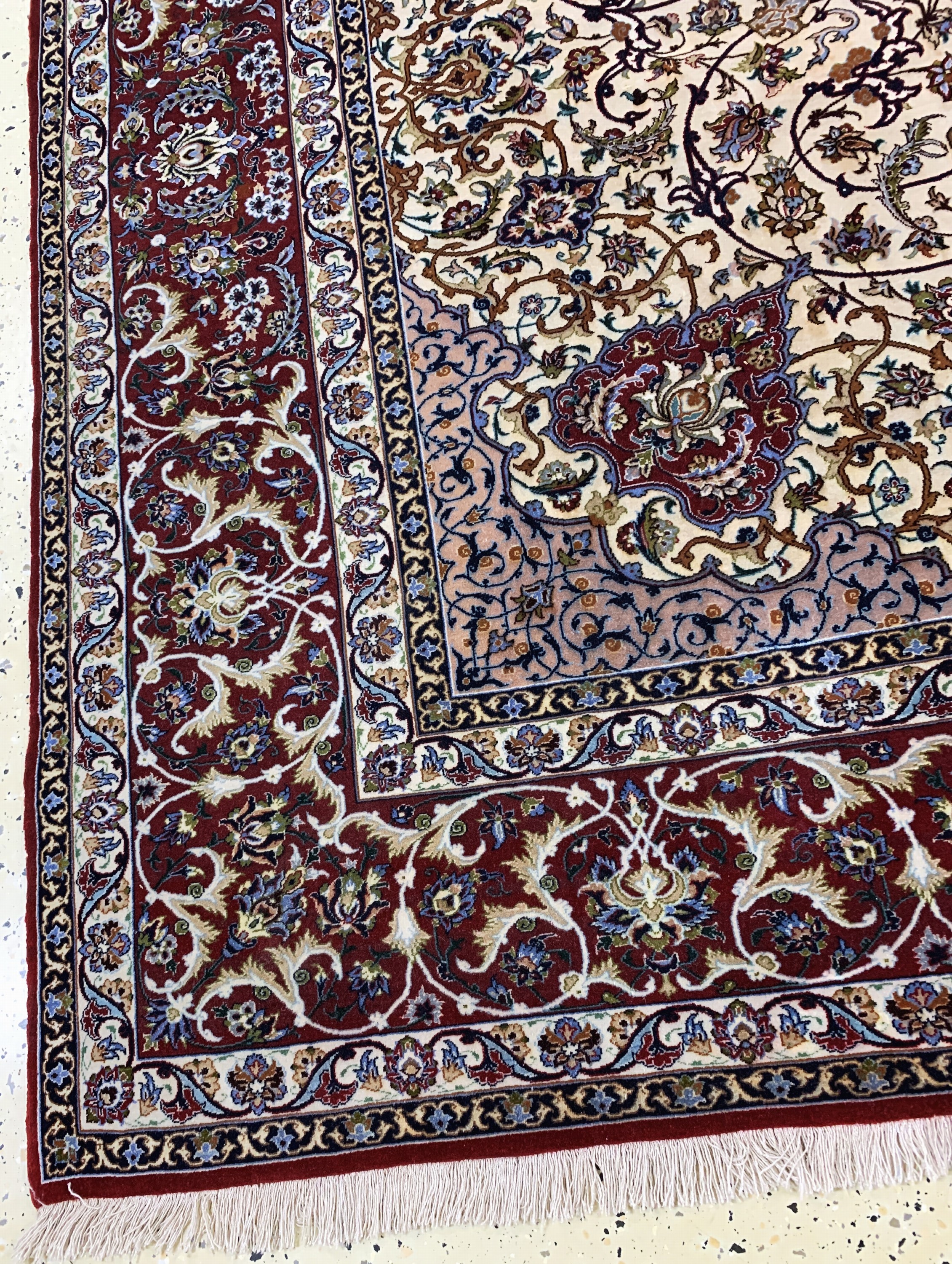 Detail c: Esfahan fein Persien, signiert"Shahabpour",Mitte 20.Jhd, Korkwolle mit Seide, ca. 310 x 204 cm, Reinigungsbedürftig, EHZ: 2