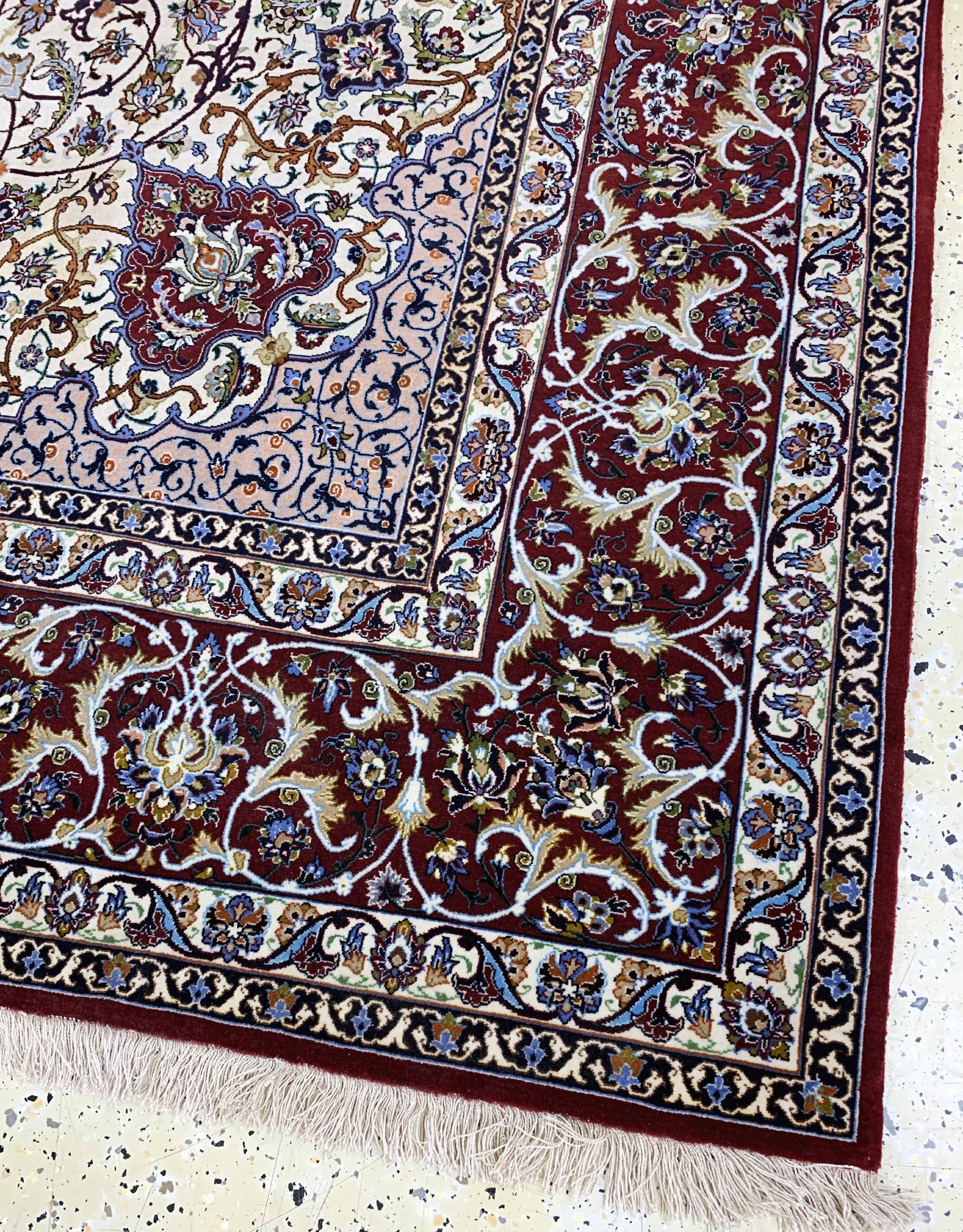 Detail g: Esfahan fein Persien, signiert"Shahabpour",Mitte 20.Jhd, Korkwolle mit Seide, ca. 310 x 204 cm, Reinigungsbedürftig, EHZ: 2